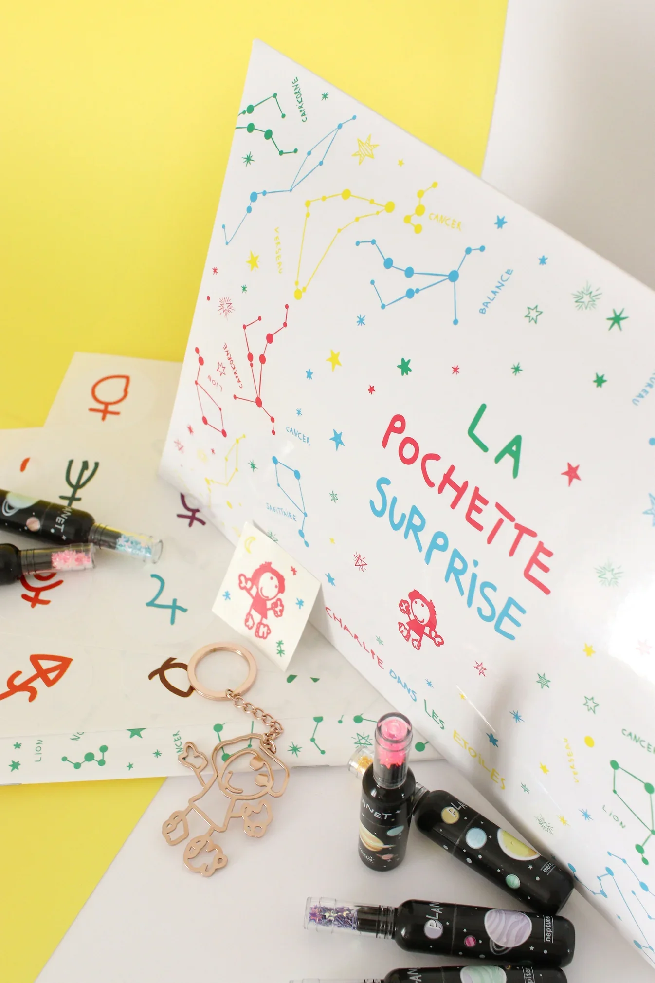 pochette-surprise-astrologique-stickers-tatoo-feutres.jpg.webp