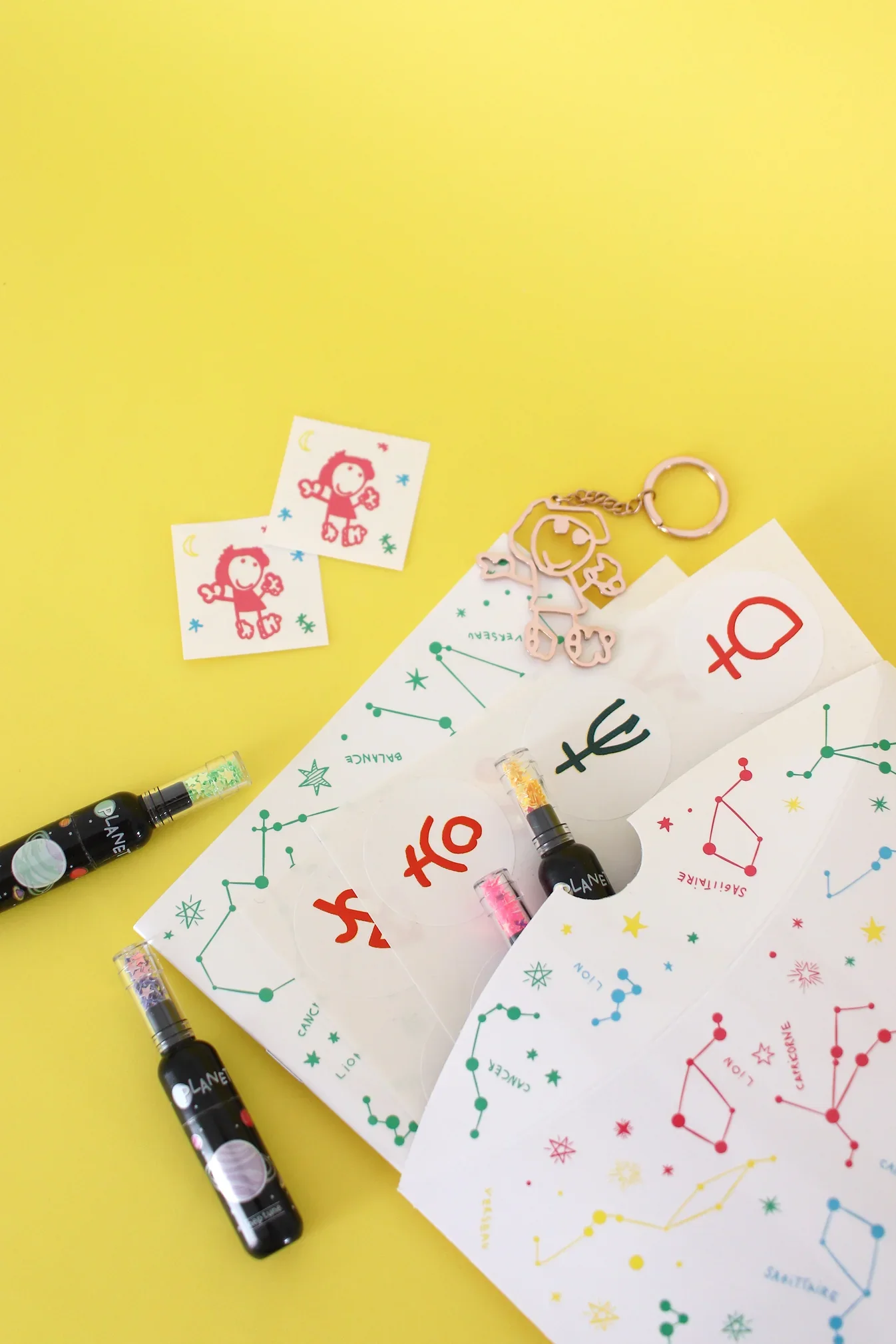 pochette-surprise-astrologie-stickers-tatoo-feutres.jpg.webp