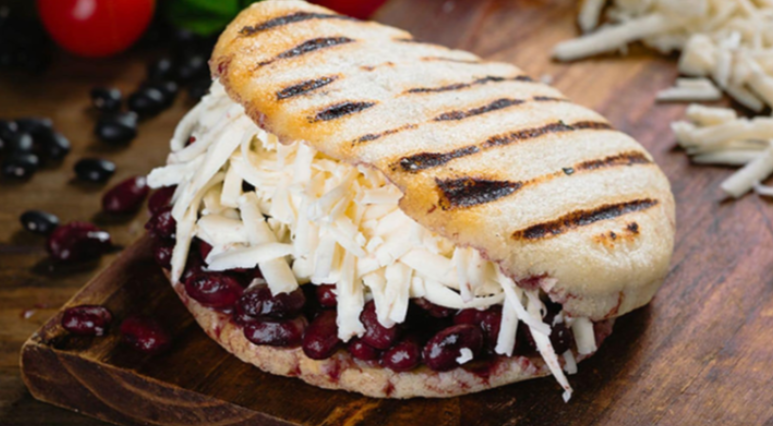 Venezuelan Arepas with Black Beans✨