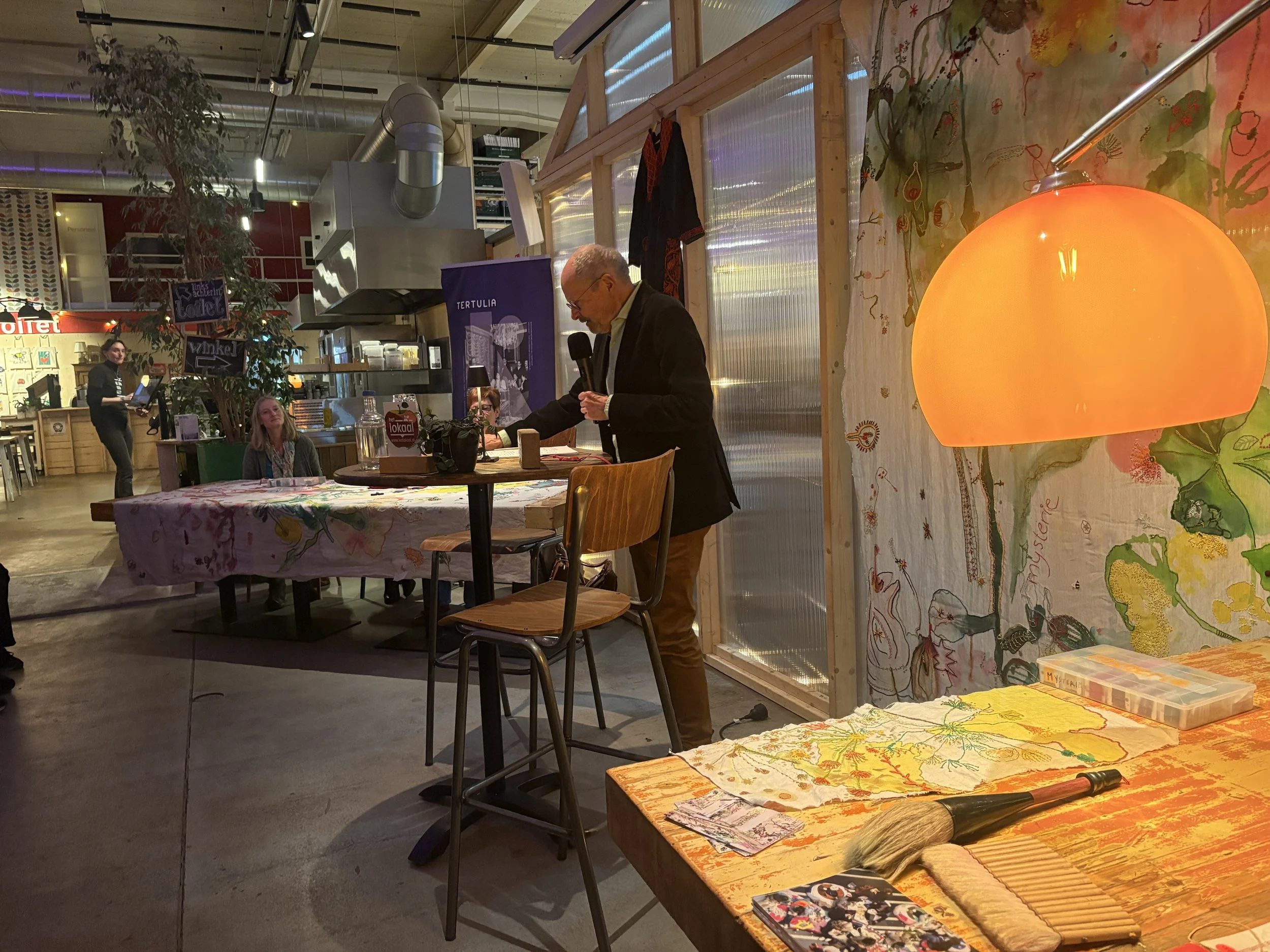 Gerard de Kleijn (voorzitter) opent de avond en heet welkom.