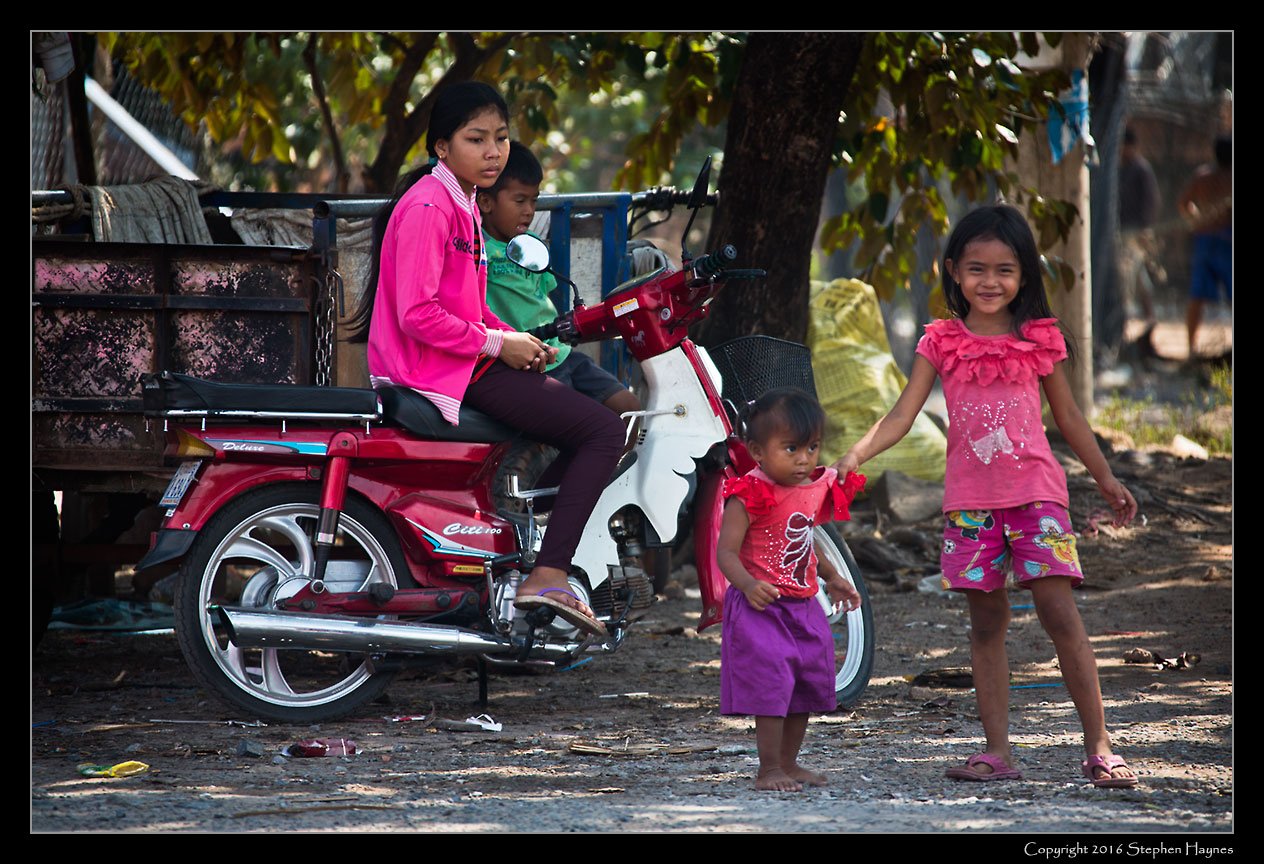 Ropang Ropov Fishing Village, On the road east from Sihanoukville, Cambodia --
The children remained stand-offish for awhile, but that eventually changed.