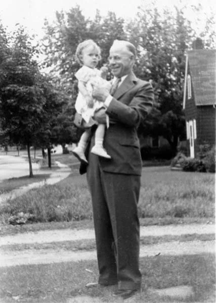 Susan & Bion - 1941-23