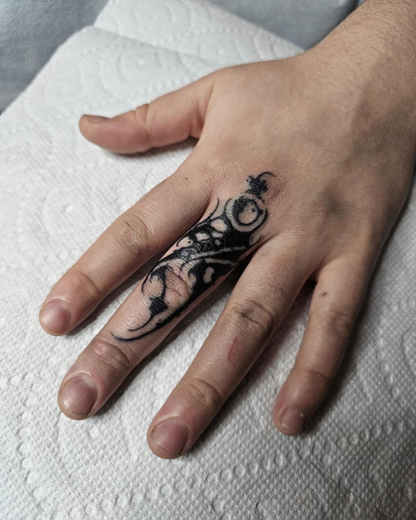 Finger Sigil by @ashenspire 🧙&zwj;♂️he has time to tattoo @crimsonfalcongallery this month! 
Message him to book! 
_____________________________________________
#blackworktattoo #darkarts #blackoutsleeve #nhtattoo #nhtattooartist #nhpiercingshop #ne