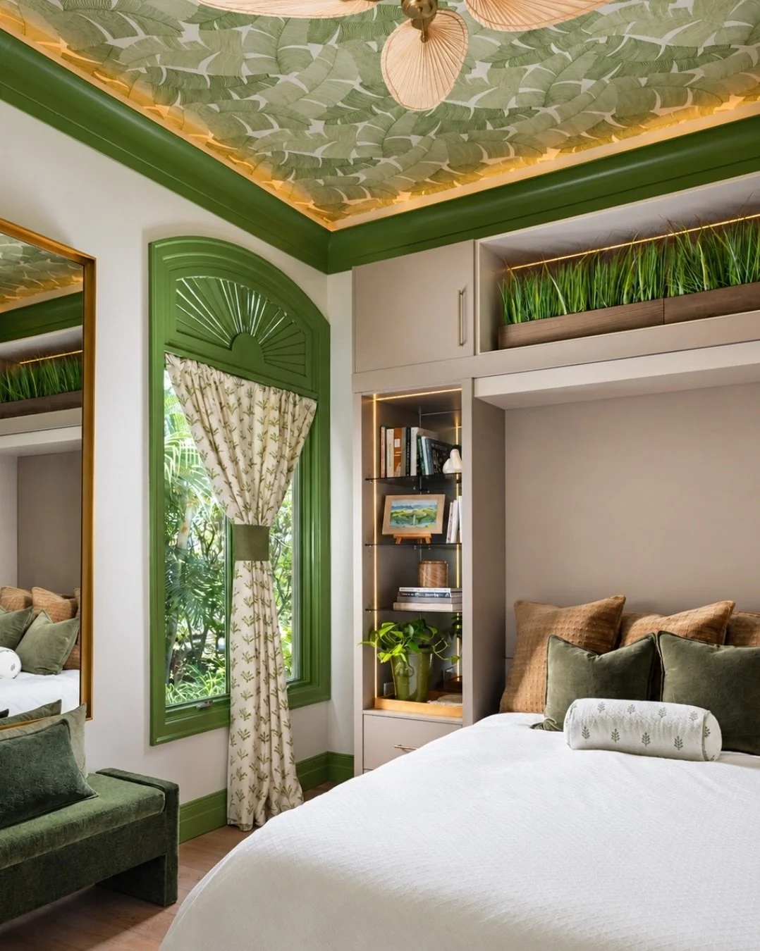 SECRET GARDEN GETAWAY. The inspiration for this guest retreat began with one thought: how amazing would it be to sleep beneath a canopy of palms?

🌴What was once a boring beige bedroom became an immersive Secret Garden Guestroom. The ceiling, often 