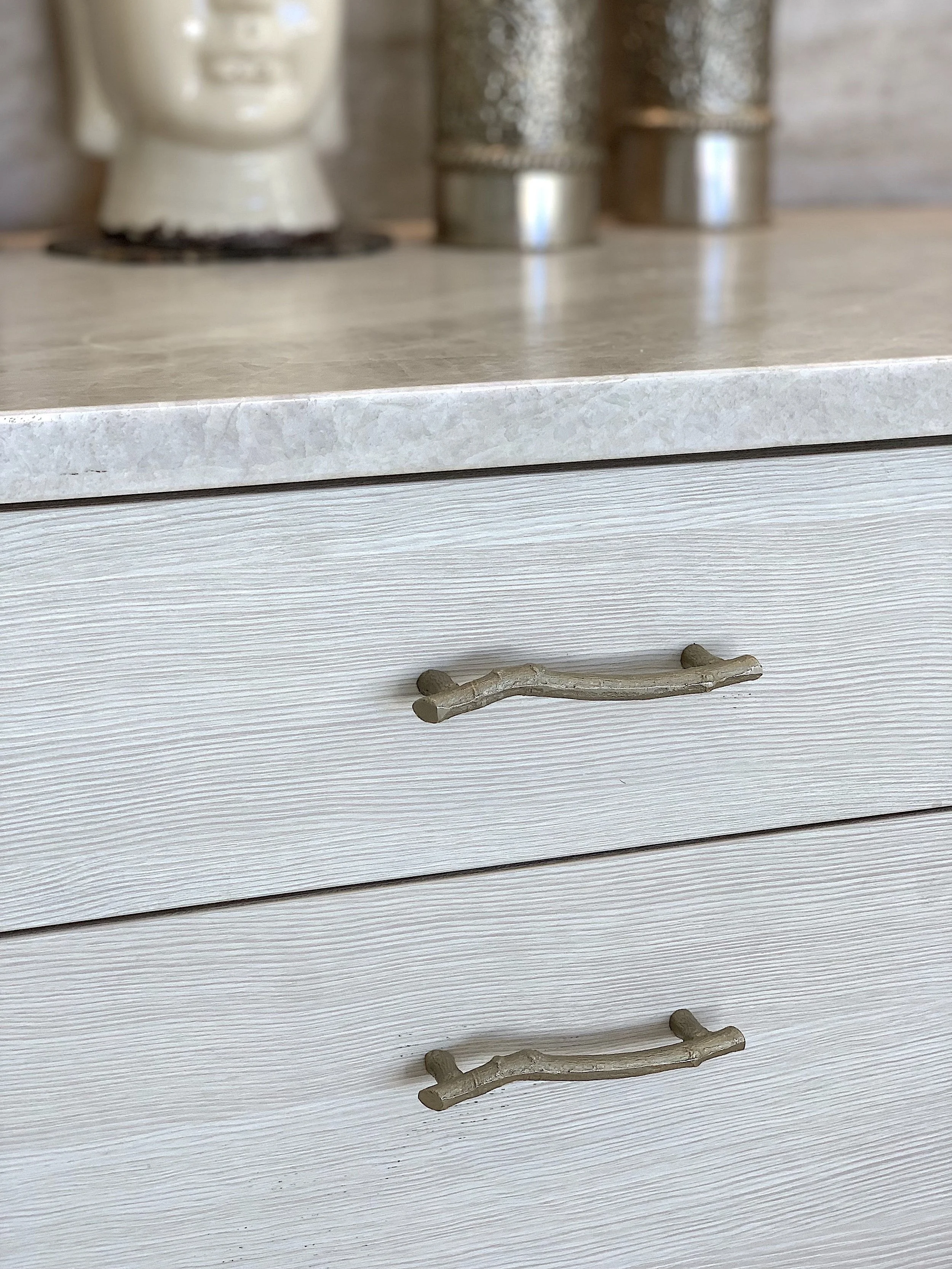 Alternating Cabinetry Grain, Paired with Twig Pulls
