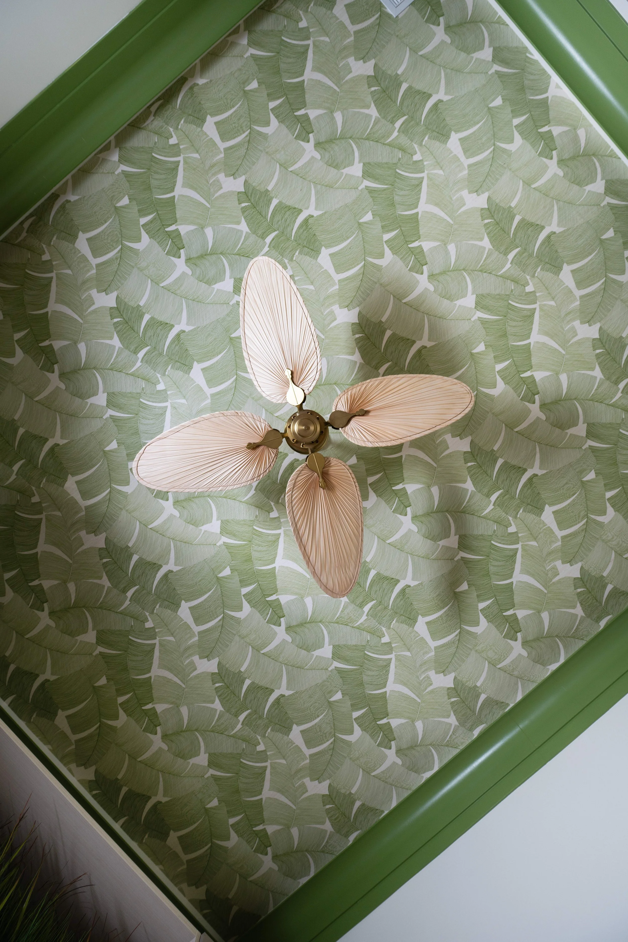 SECRET GARDEN PALM TEXTURAL CEILING .jpeg
