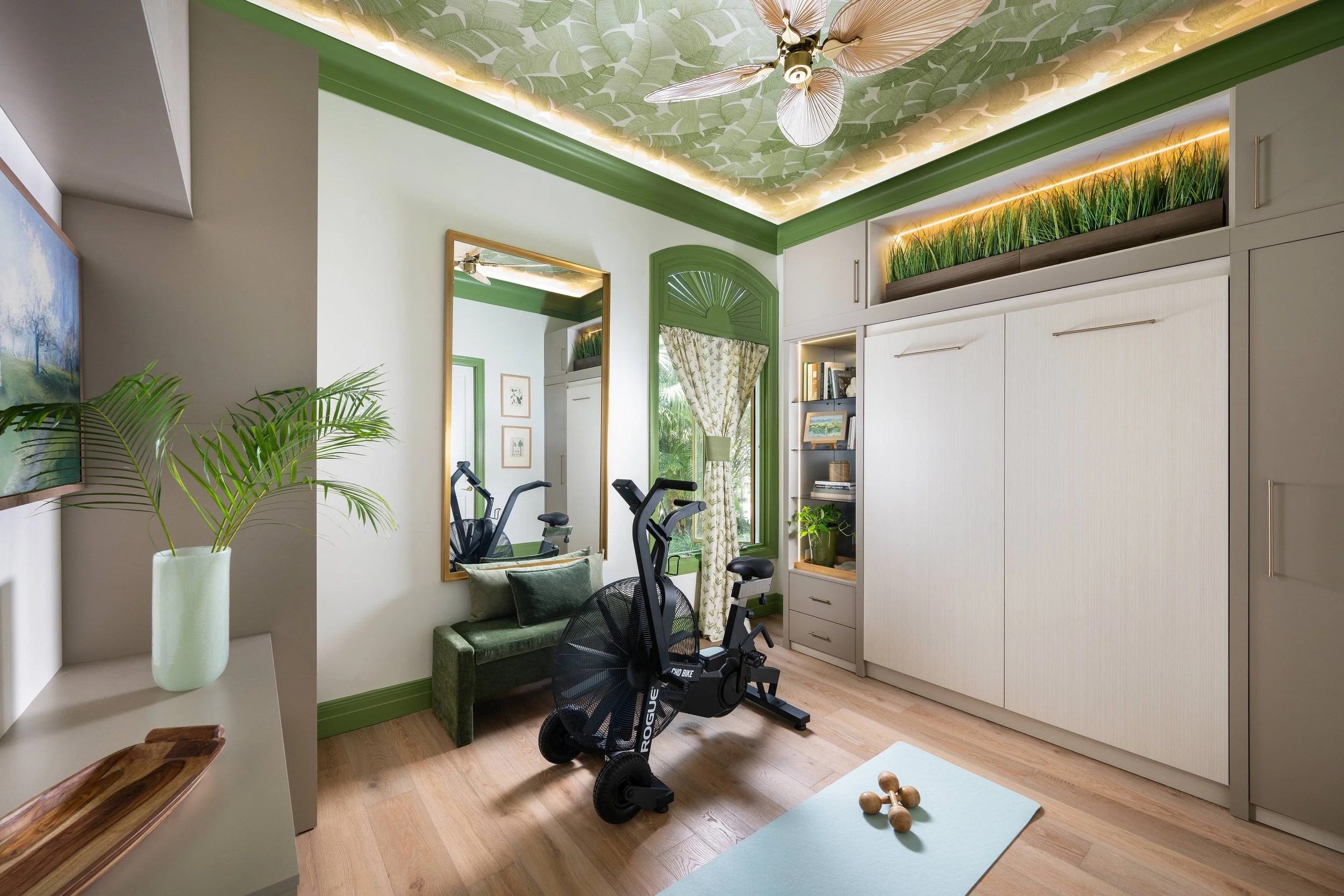 Murphy Closes for Flex Micro-Gym