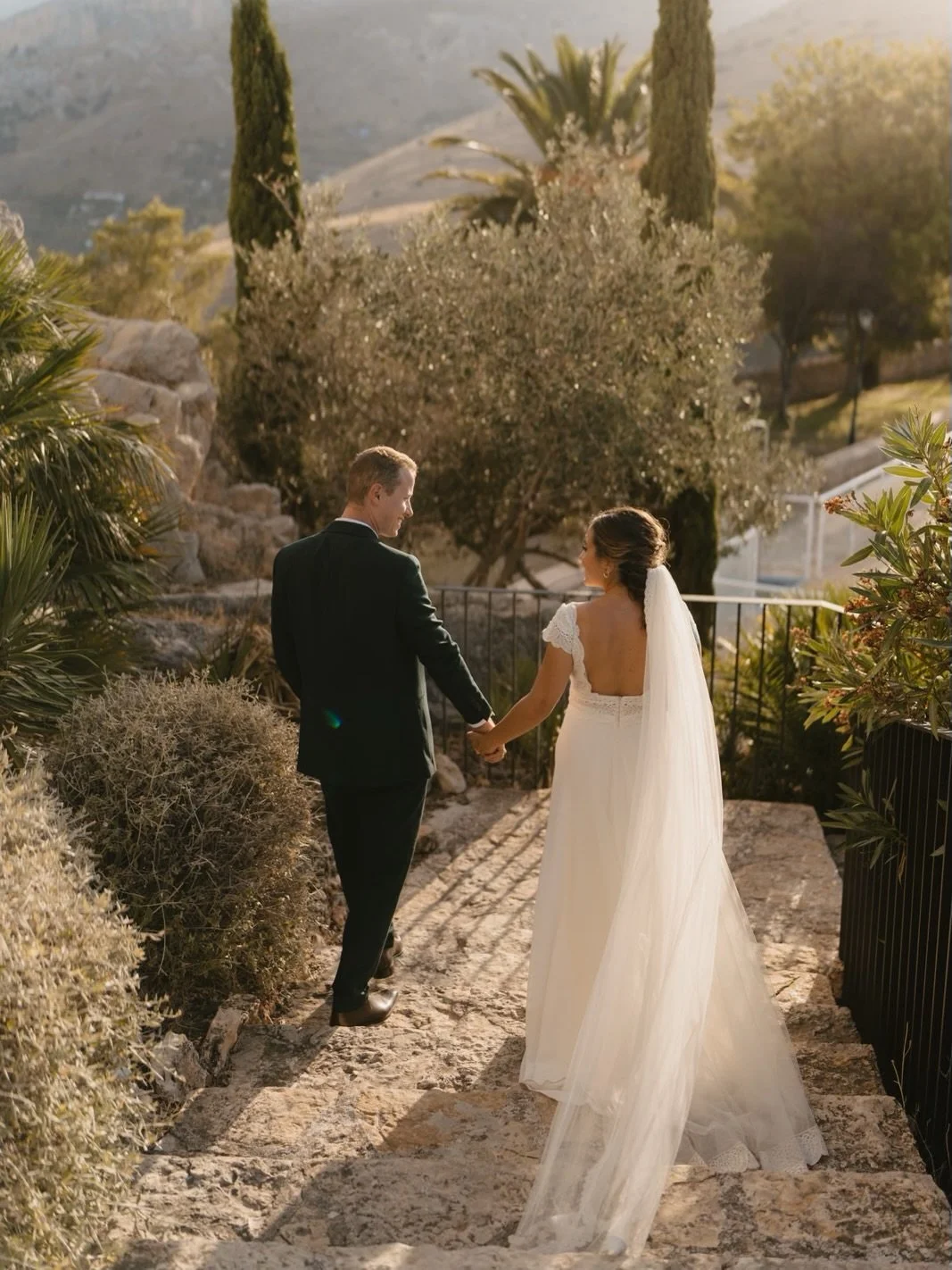 Coucher de soleil en Andalousie 🇪🇸

Quand je vois la grisaille dehors, je repense &agrave; cette fin de journ&eacute;e m&eacute;morable, le mariage de Morgane &amp; Charles !
D&egrave;s les pr&eacute;paratifs qui ont commenc&eacute; au petit matin 