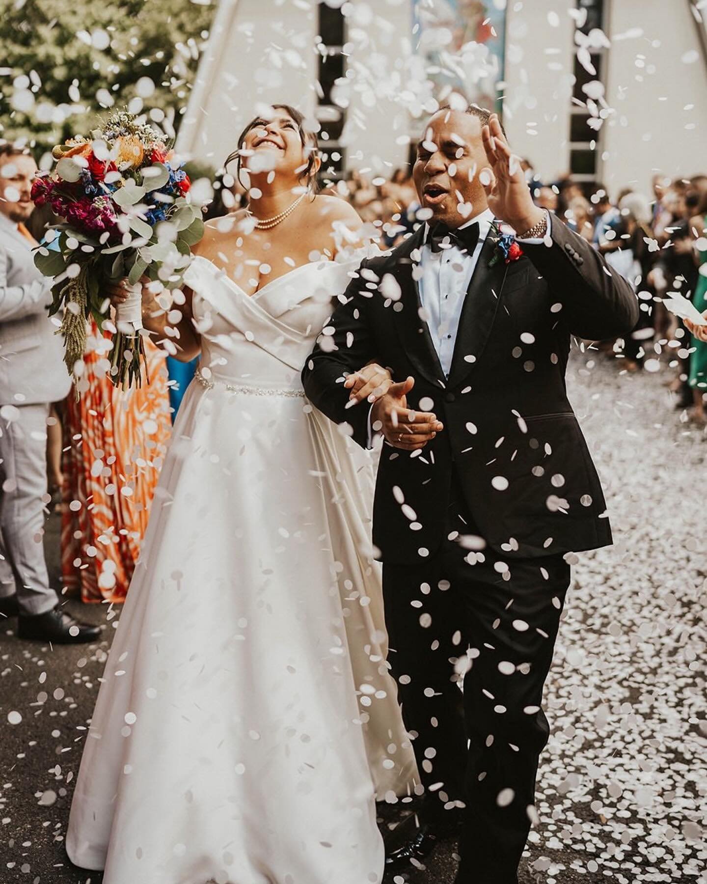 Lots of colors and lots of little details that went into this beautiful day for Jamie and Chris! ILY guys! 

#newjerseyphotographer 
#pennsylvaniaphotographer 
#newjerseyweddingphotographer #pennsylvaniaweddingphotographer
#thebelovedstories
#hunterd