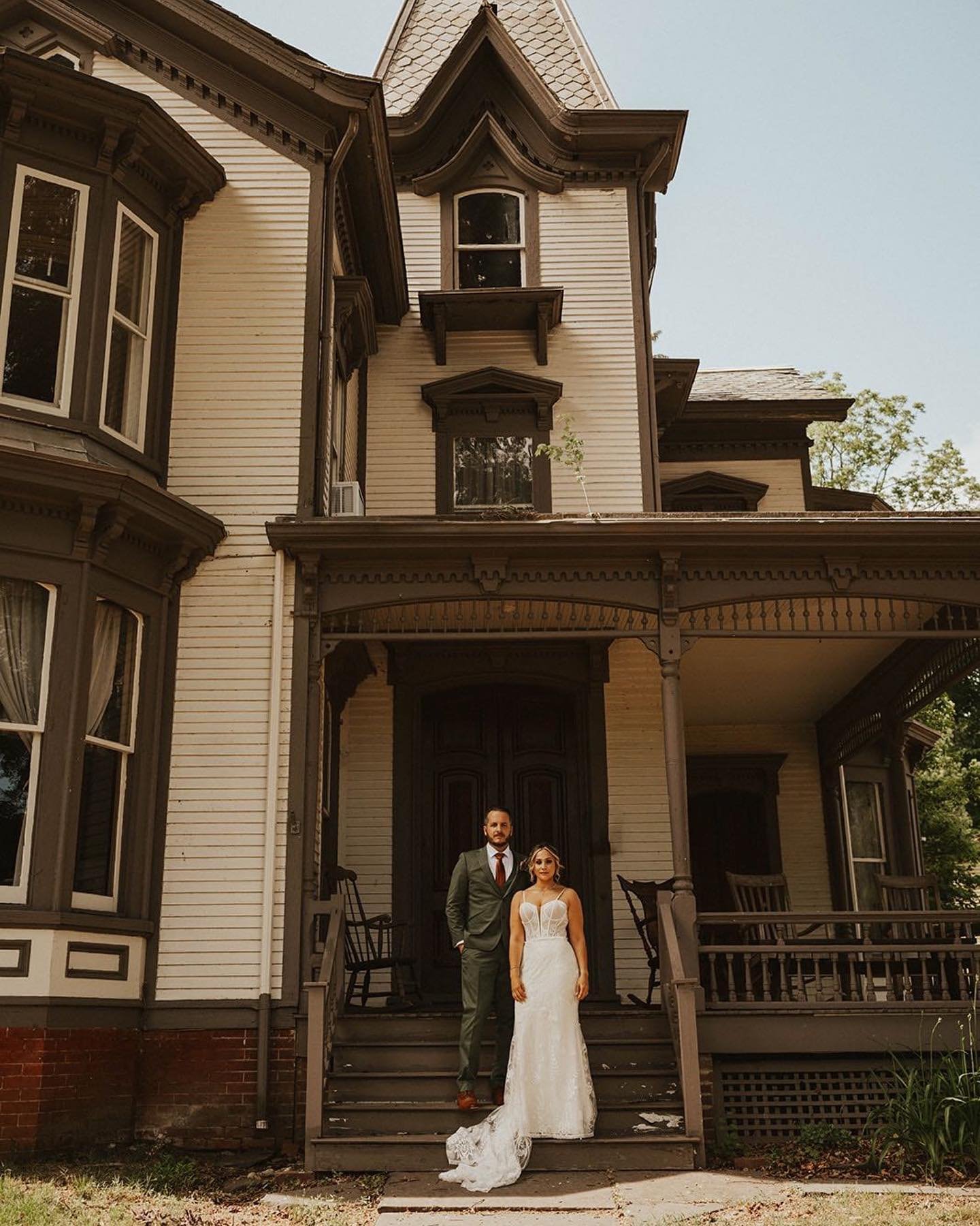 Bryan and Chelsea&rsquo;s pretty day at Waterloo. I love weddings here! 😍

#newjerseyphotographer 
#pennsylvaniaphotographer 
#newjerseyweddingphotographer #pennsylvaniaweddingphotographer
#thebelovedstories
#hunterdonhappening
#wanderingweddings
#n