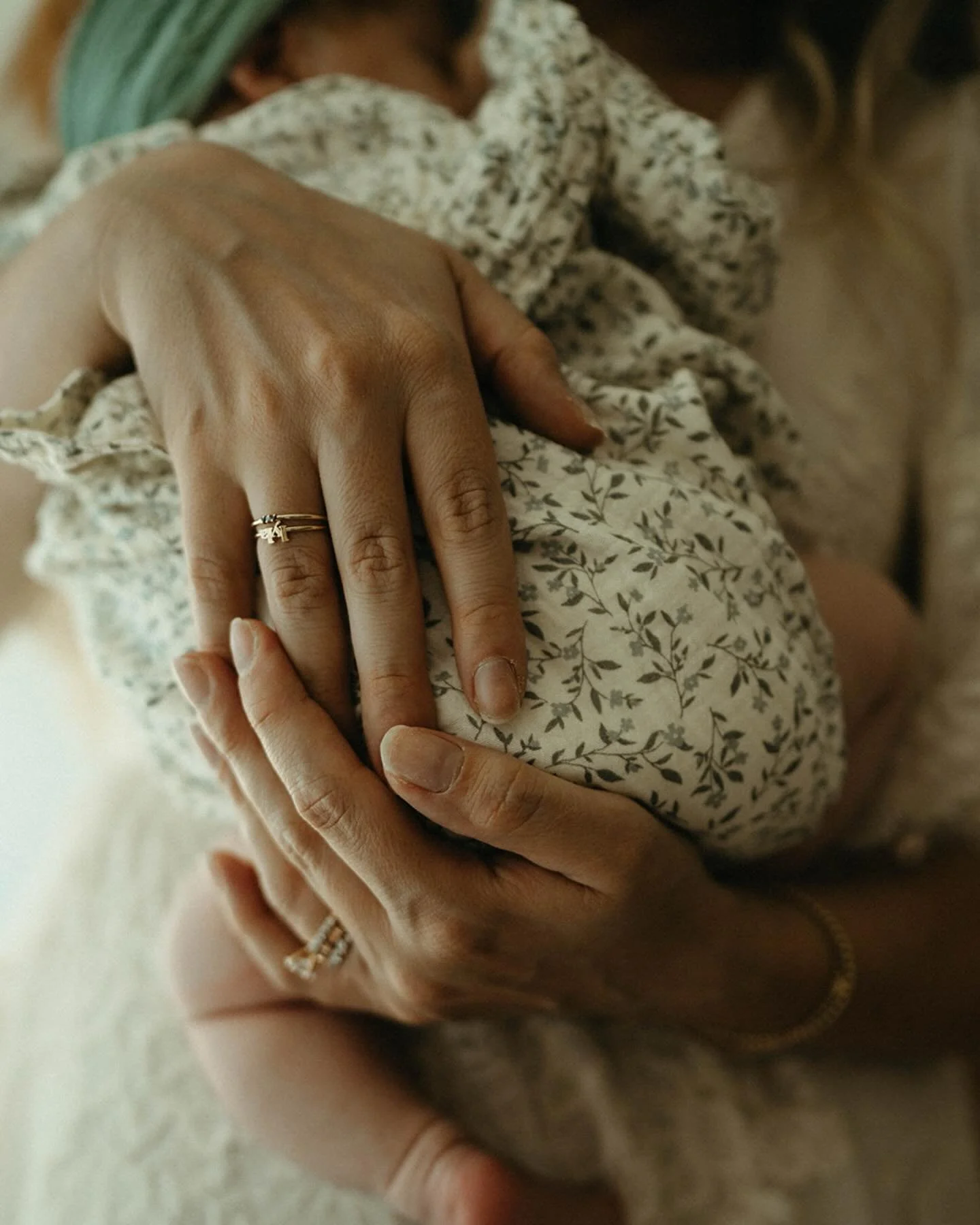 A new chapter to document for this sweet couple and their baby girl 🥰