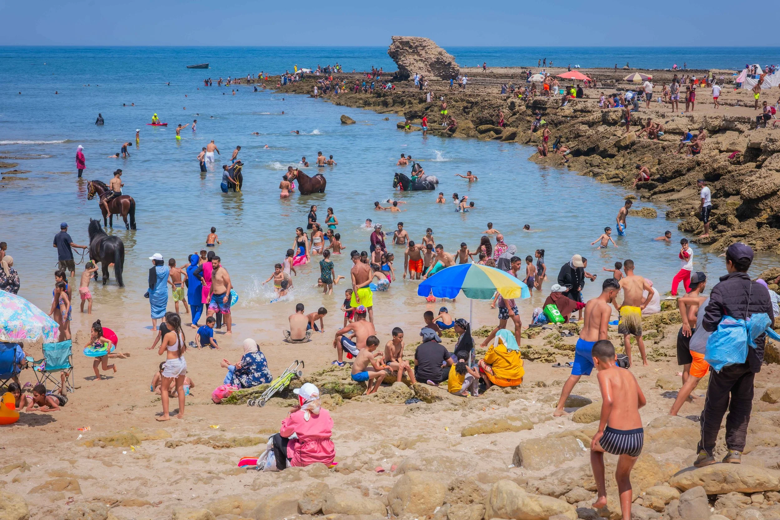 Horse beach Morocco swiming-13.jpg