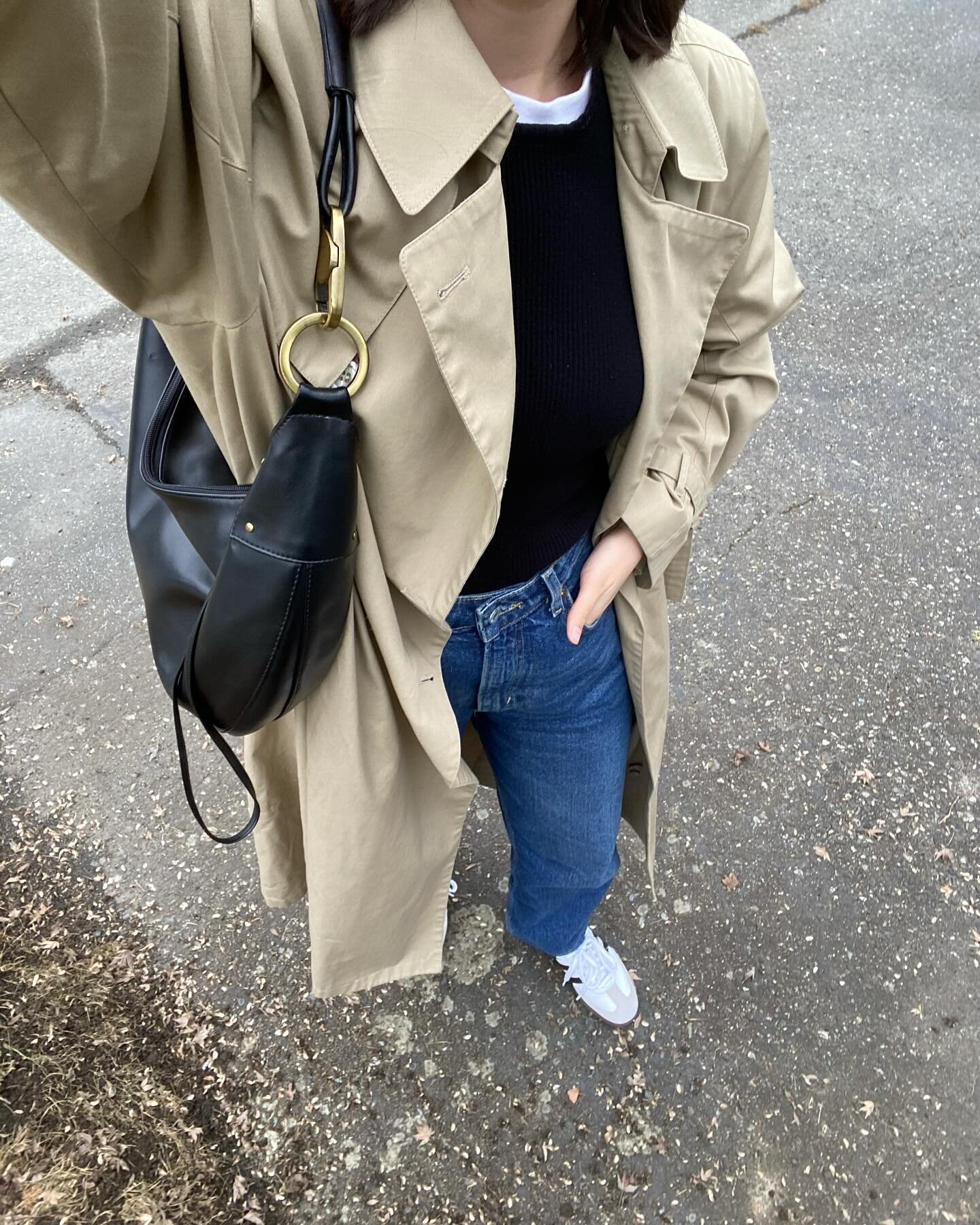 what I&rsquo;ve been wearing lately &rarr; 

#personalstylist #vancouverstylist #minimalstyle #effortlessstyle