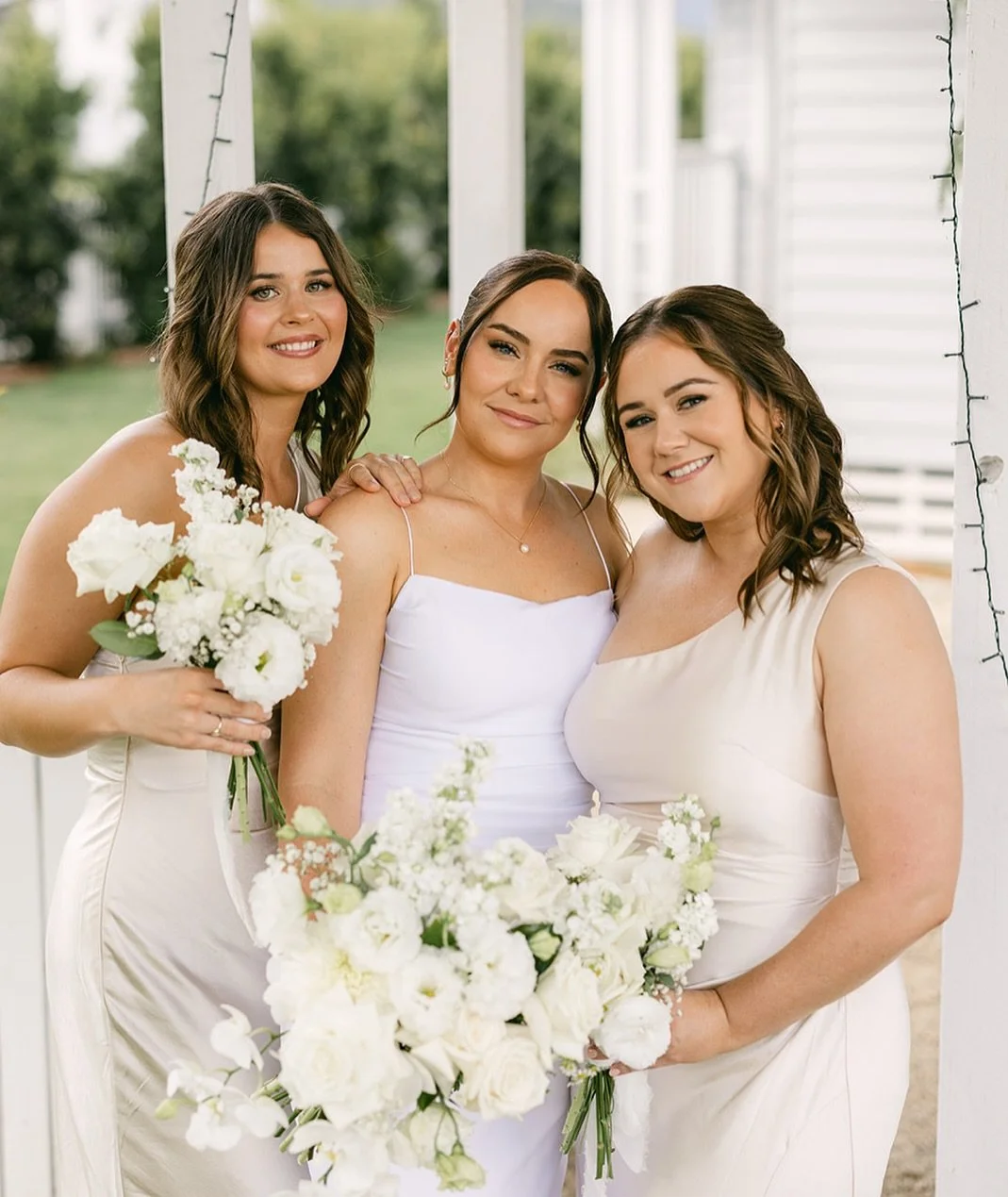 Brooke says: “Zoe’s makeup and work was not only stunning, but to have such a beautiful bubbly personality that helps calm nerves and brings energy to the morning of your wedding is just want you want to be around. Zoe thank you for such
