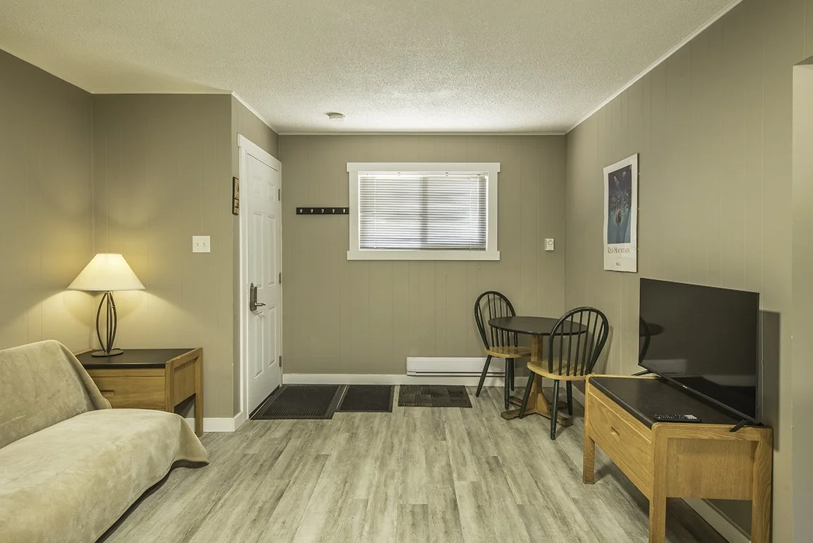 LoneStar_Rm11_Living2.jpg