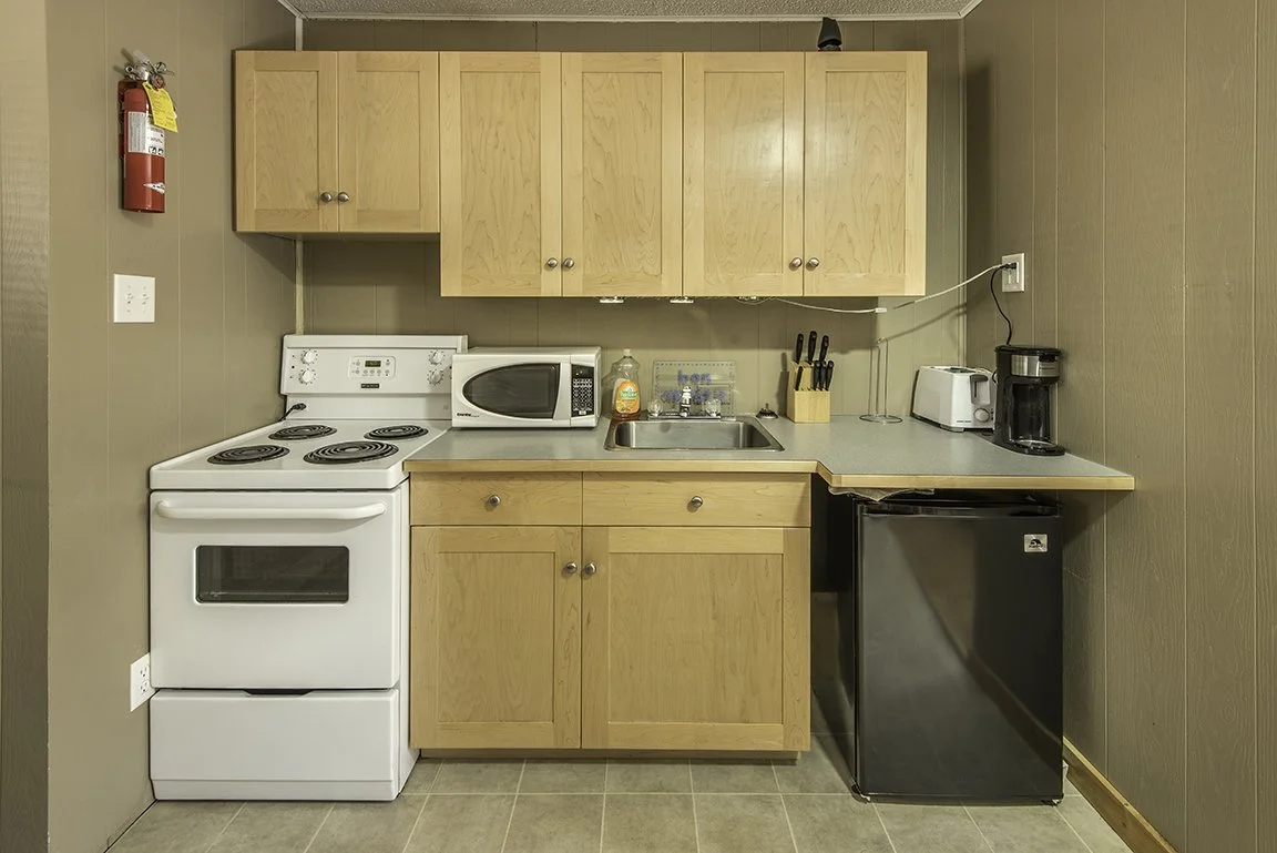LoneStar_Rm7_Kitchen1.jpg