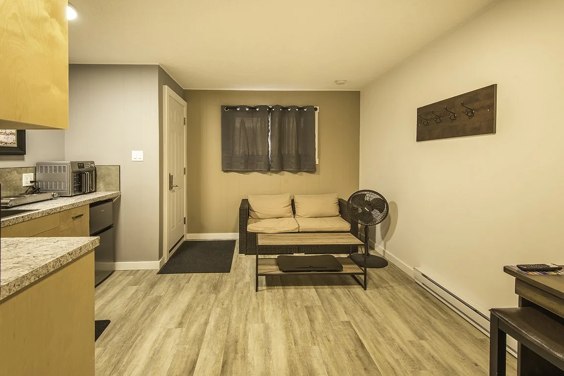 LoneStar_Rm9_Living2.jpg