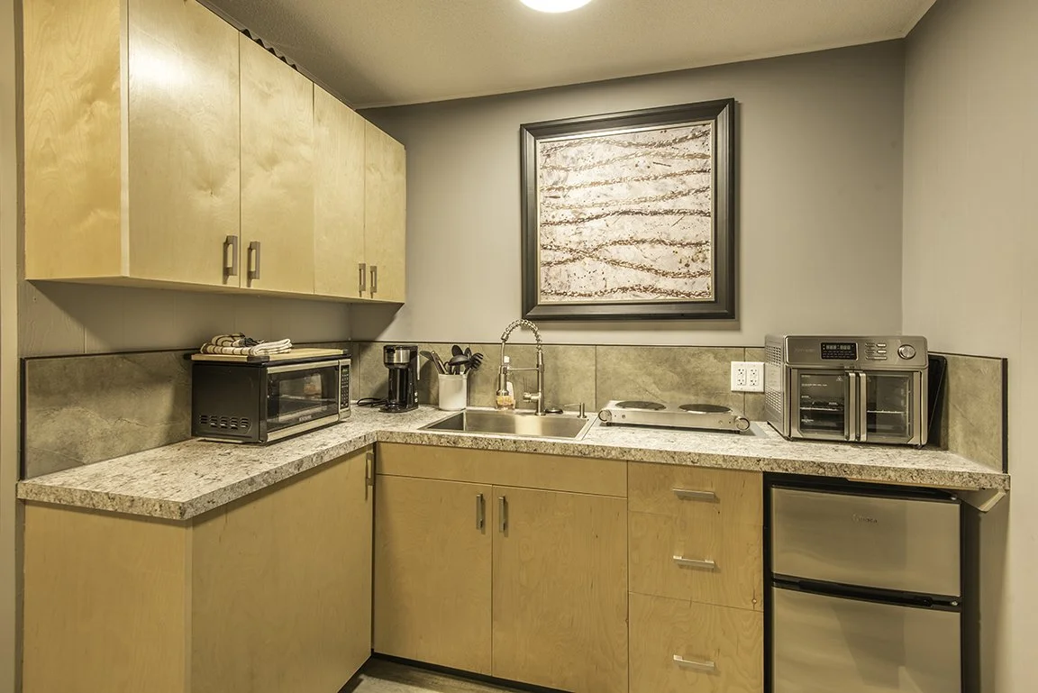 LoneStar_Rm9_Kitchen2.jpg