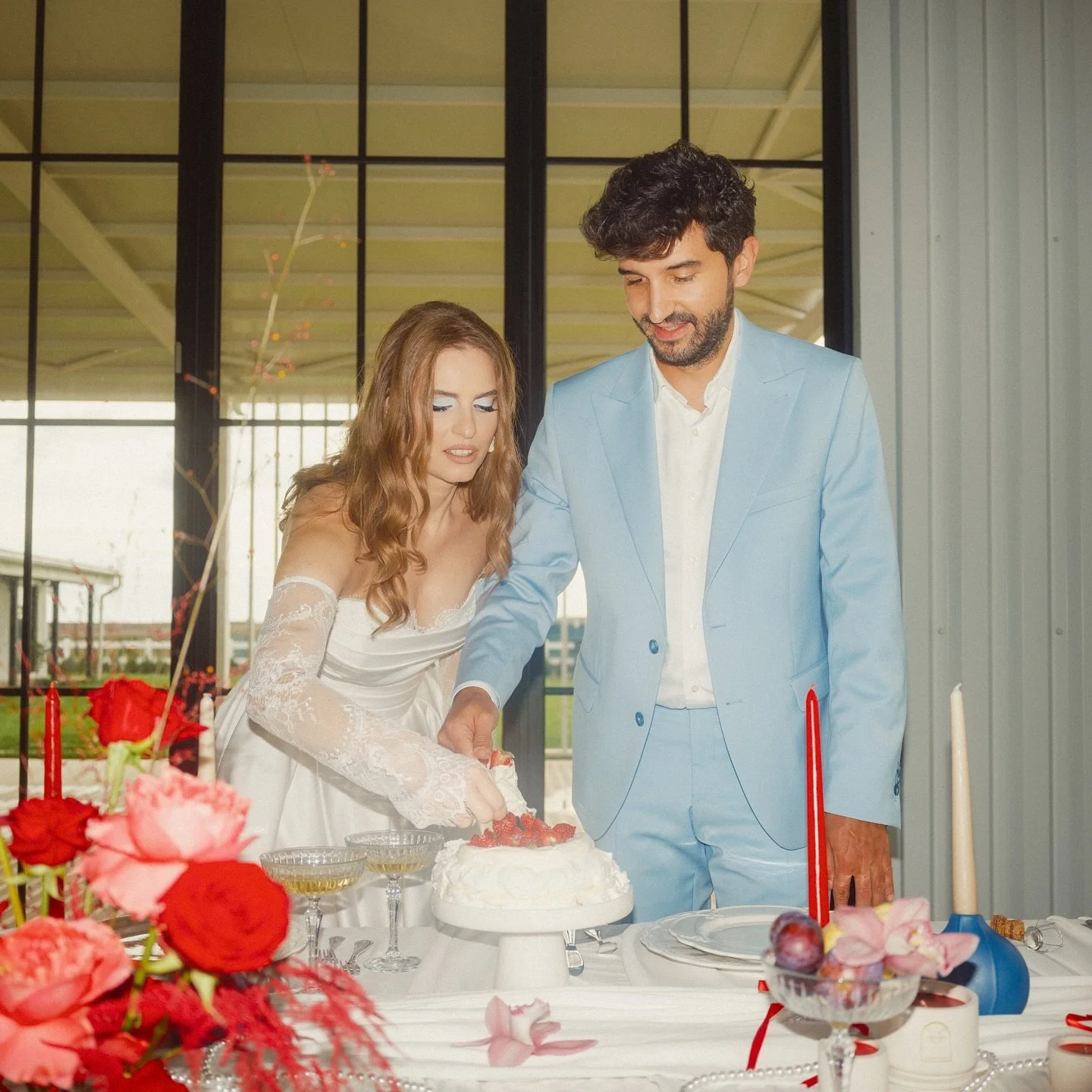 CHAPTER II: SOFT AMERICANA
Your kisses lift me higher 🩵

This the 2nd installment from our amazing bridal shoot that took place at @thesunsetbarn.ro 💍

We wanted to show you that you can still have a traditional wedding while also introducing some 