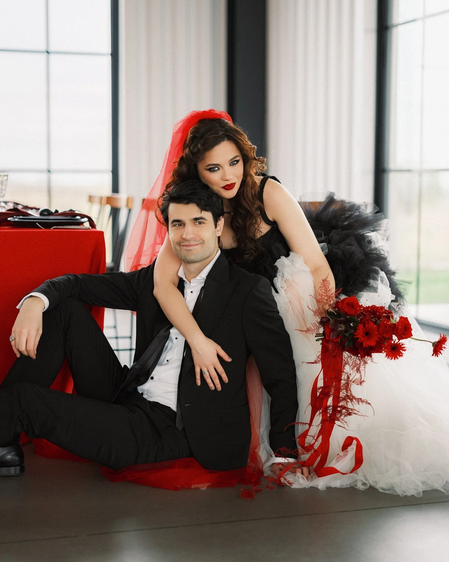 Enjoy the first peek at our beautiful styled bridal shoot that took place this week at @thesunsetbarn.ro 💍 and by doing this, we&rsquo;d also like to wish our rocking models a happy 1st wedding anniversary! 

CHAPTER I: ROCKABILLY
Gift to me your le