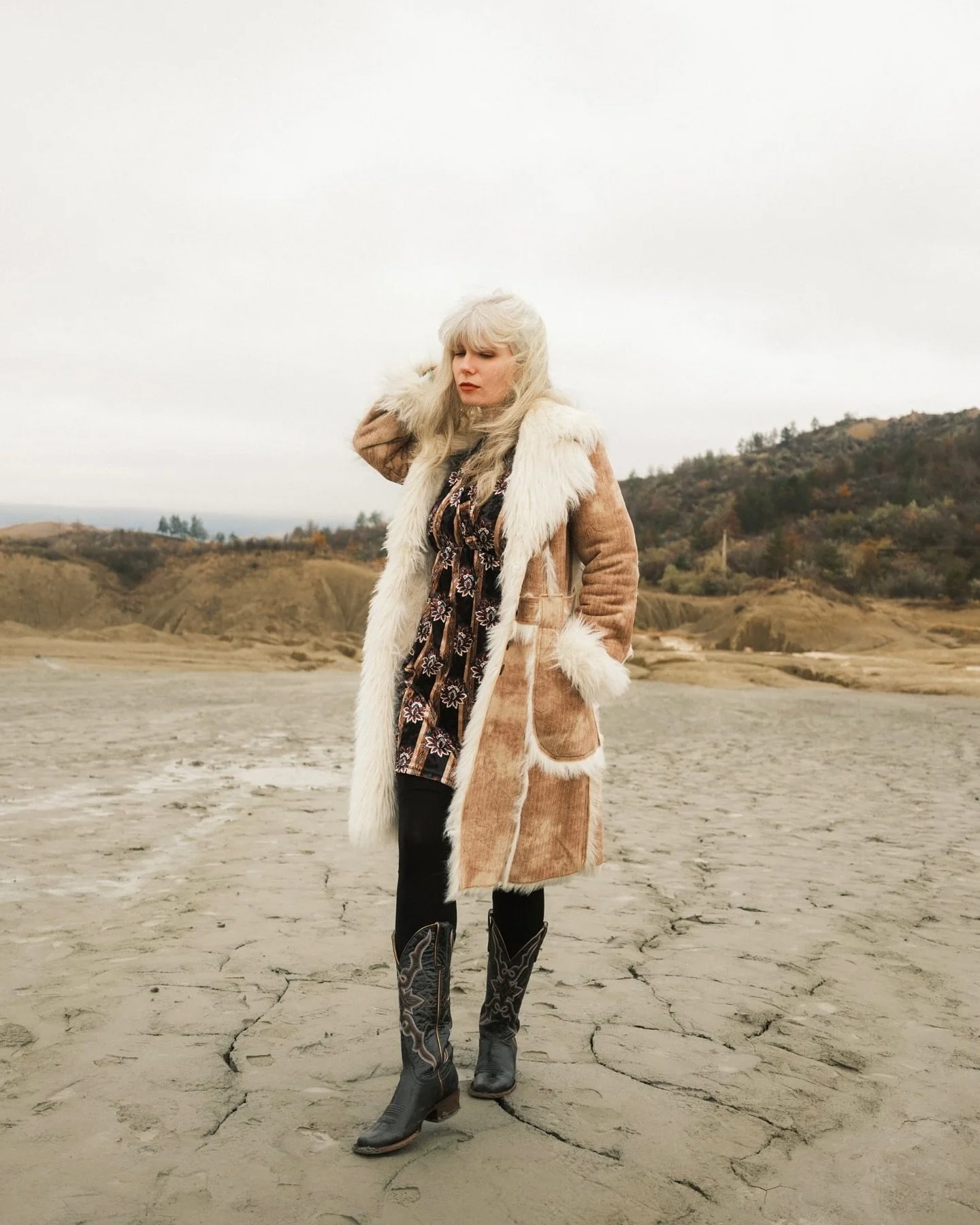 thirtythree

#fujifilm #gfx100rf #momentulfuji #photographer #photographed #stevienicksvibes #daisyjones #70saesthetic