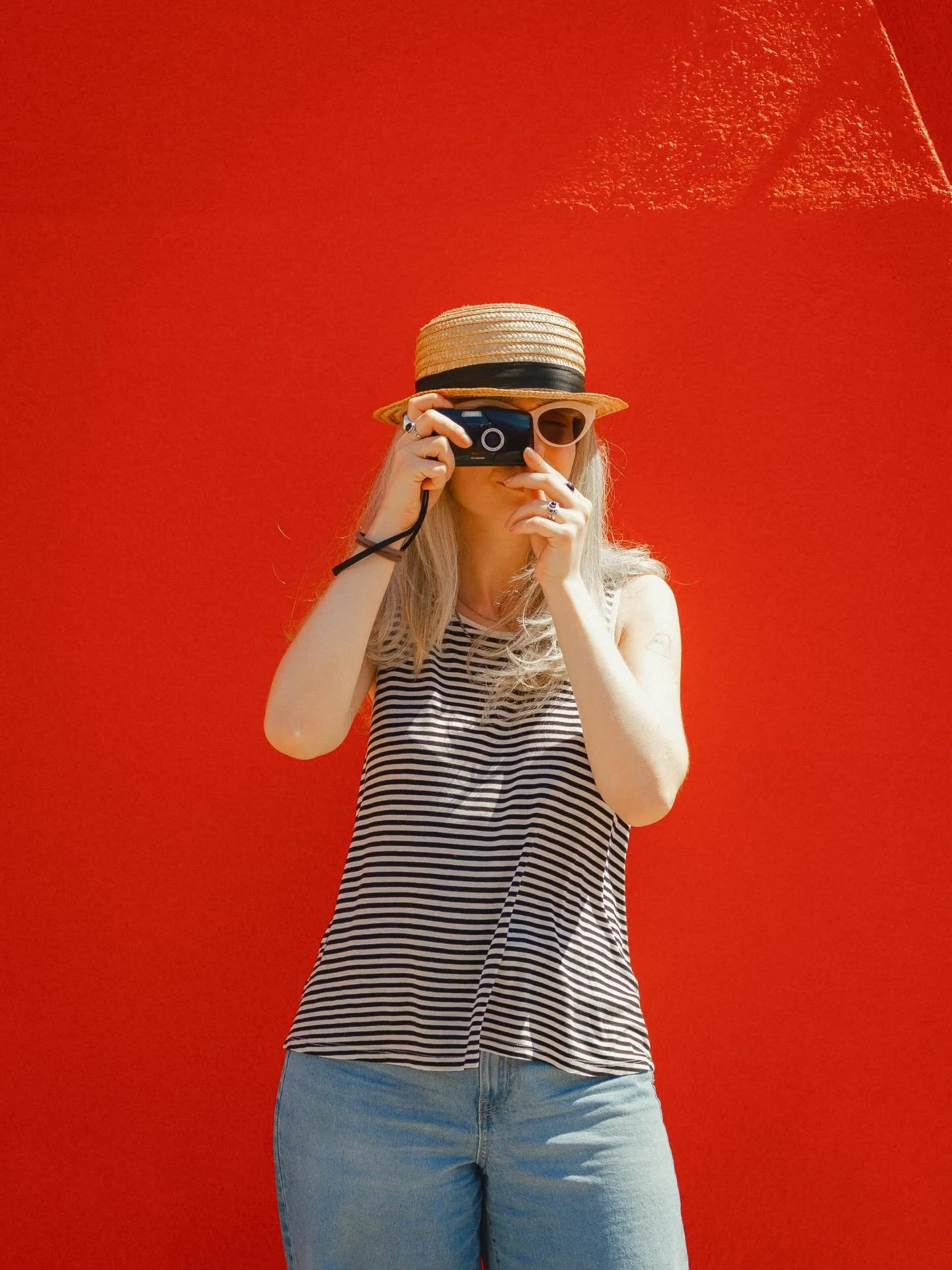 Back to life, back to reality, back to editing
(aka your photos are on their way to you heheh)

#fujifilm #gfx100rf #momentulfuji #photographer #photographed #fujifriend #mjuii