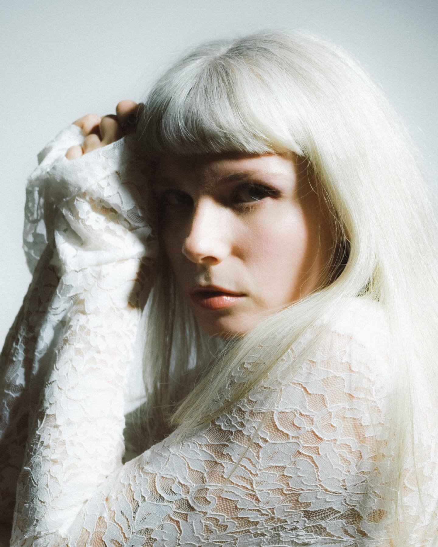 I am milk

#cemaipozeazăadriana #selfportraits #momentulfuji #gfx100rf #garbage