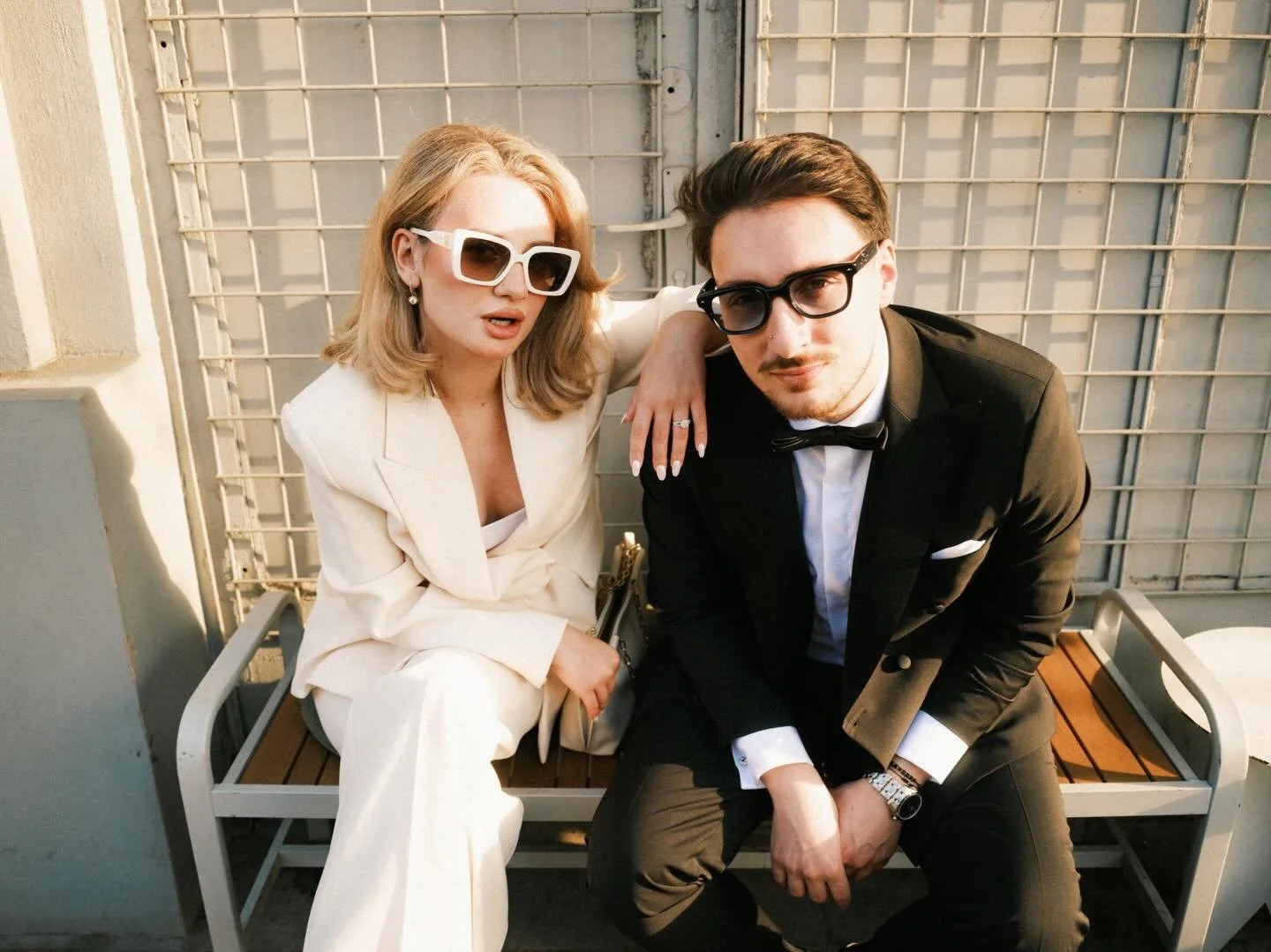 Y&rsquo;all keep asking me if I still do wedding photography, so here are some shots from a wedding I loved last year ✨ and to answer you, always! I&rsquo;ll never get tired of photographing happiness 🖤

So you know&hellip; if you&rsquo;re in need o