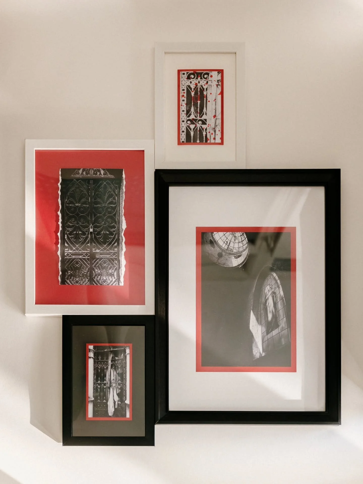 Ultimile pregătiri pentru t&acirc;rgul FotoMarket de weekendul acesta 🖤

Mă găsiți la @cdrf.ro m&acirc;ine și poim&acirc;ine de la 12 la 20 cu printuri &icirc;nrămate. Toate vor fi din proiectul Rouge Macabre care conține fotografii alb negru din Ci