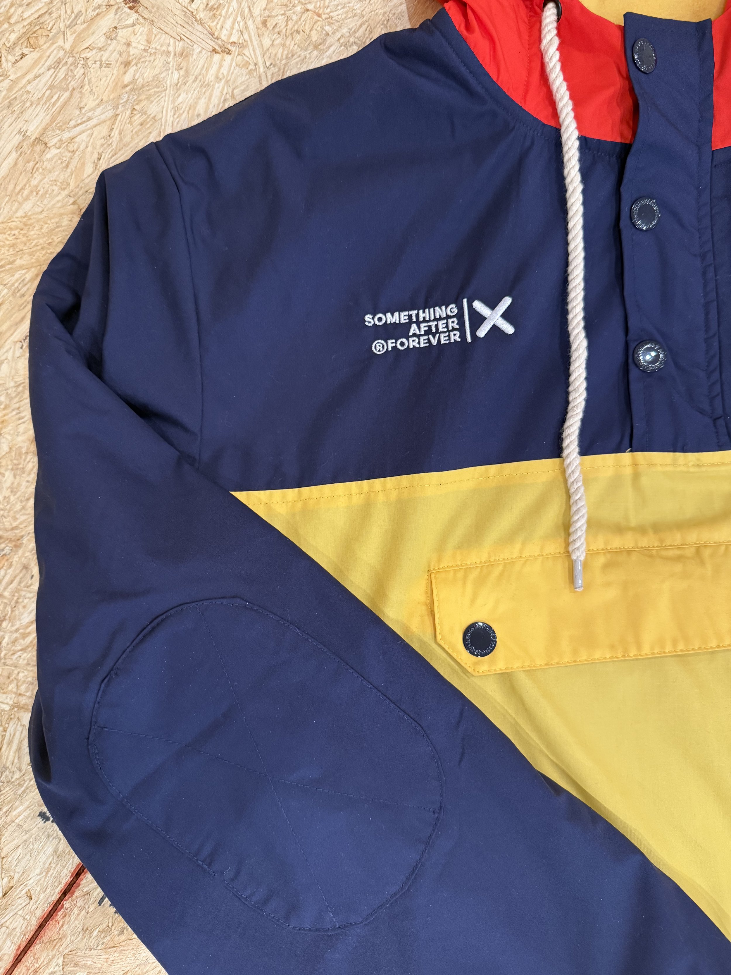 SAFX_Pullover Multicolor Front Right Crop.jpg