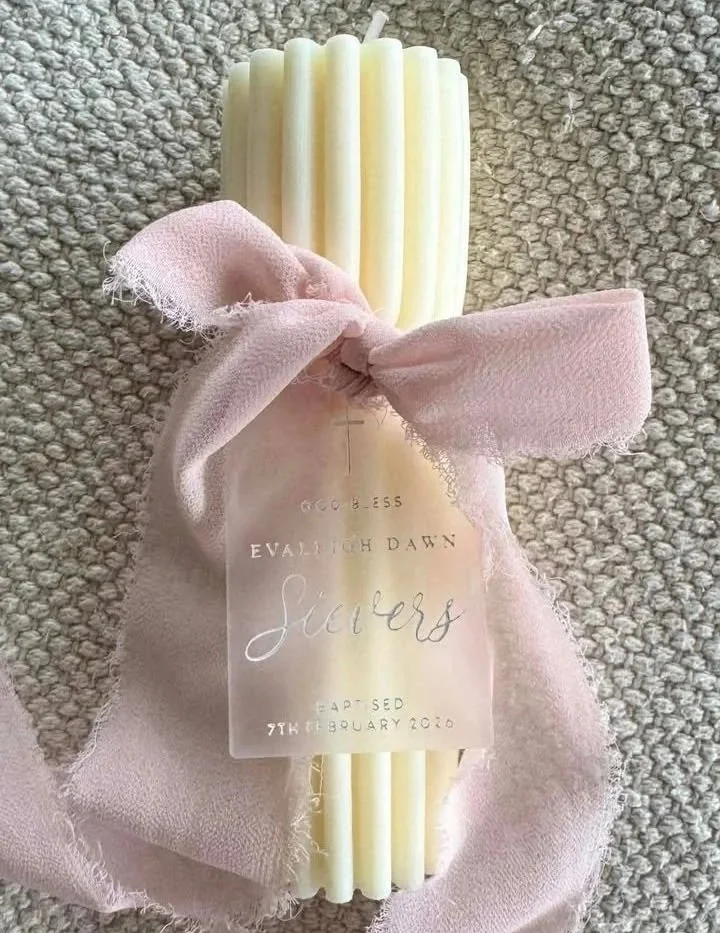 Ribbed Hour Glass Candle with Plaque