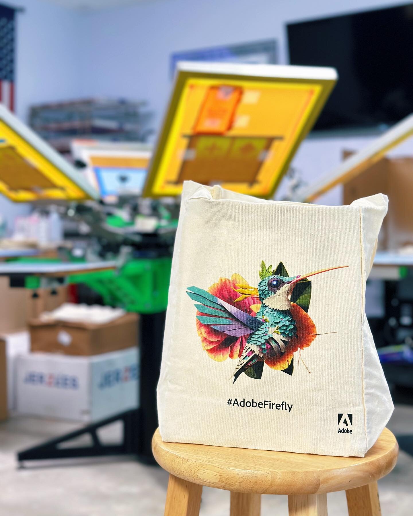 A moment for the bag 🤯 we&rsquo;ve been busy this week with all things tote bags! We&rsquo;ve loved printing these bags - they are perfect for summer! 😎

#mmpcustoms #dtgprinting #customdtg #customprinting #customdesign #screenprinting #screenprint
