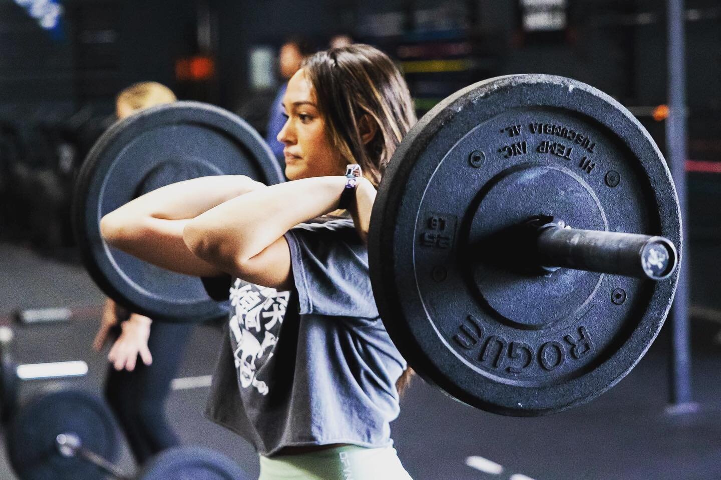 Strength:
Front Squat
5-4-3-2-1

WOD:
AMRAP 20 
150' Shuttle Run 
10 Burpee over Dunbmell 
15 DB Shoulder to Overhead (50's/35's)
📸kevin_delfuego