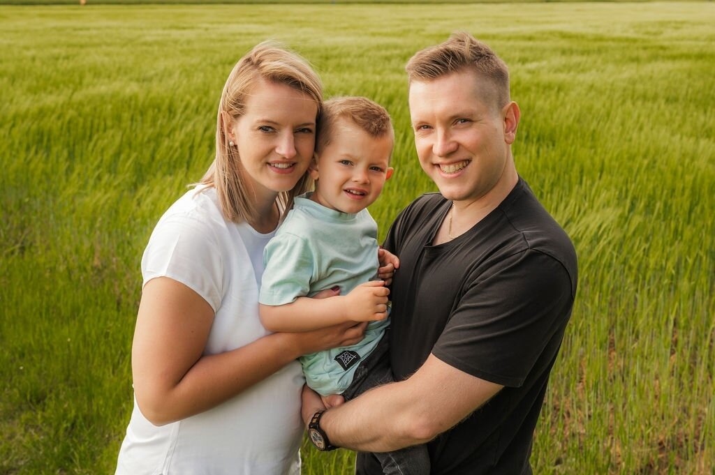 Wo unsere Familie ist, da ist Liebe. ⁠
⁠
#familieportait⁠
#familieshooting⁠
#r&uuml;sselsheim⁠
#trebur⁠
#nauheim⁠
#k&ouml;nigst&auml;dten⁠
#russelsheim⁠
#martinmatokfotografie⁠