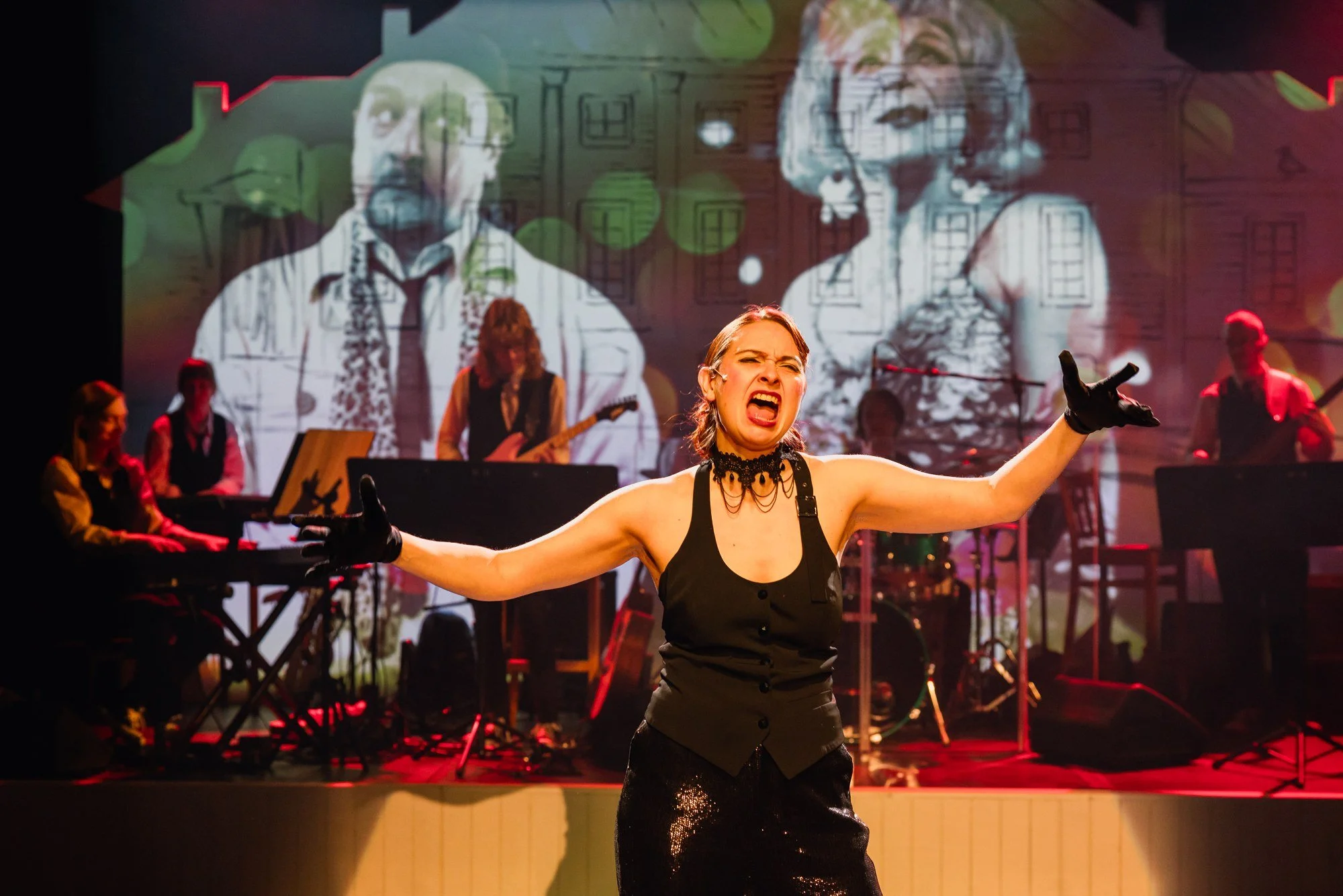 Teatteritalon laulut-39-Minna Hyvönen-w.jpg