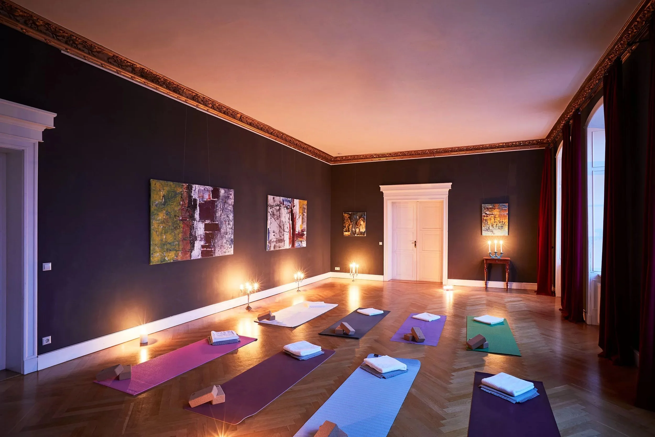yoga retreat cozy yin restorative near berlin.jpeg
