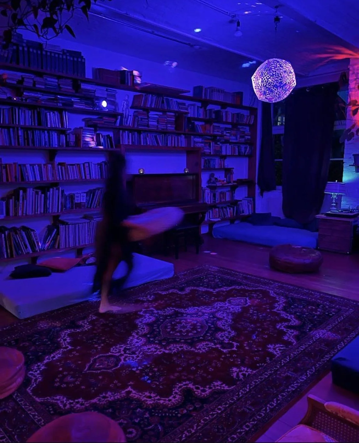 Salón Carlotta: Chill &amp; Dance in Space