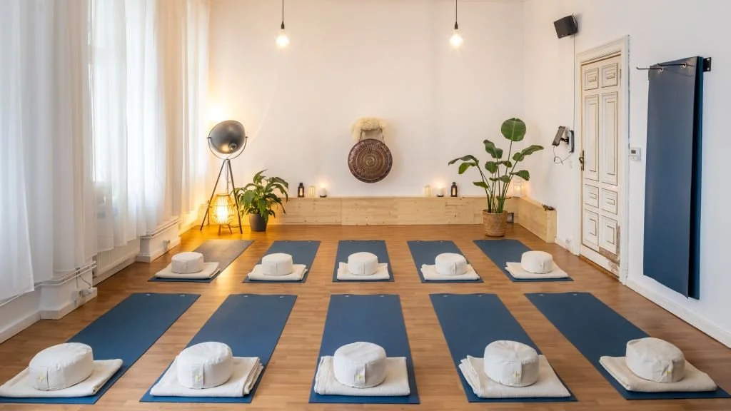 boare yoga studio prenzlauer berg.jpg