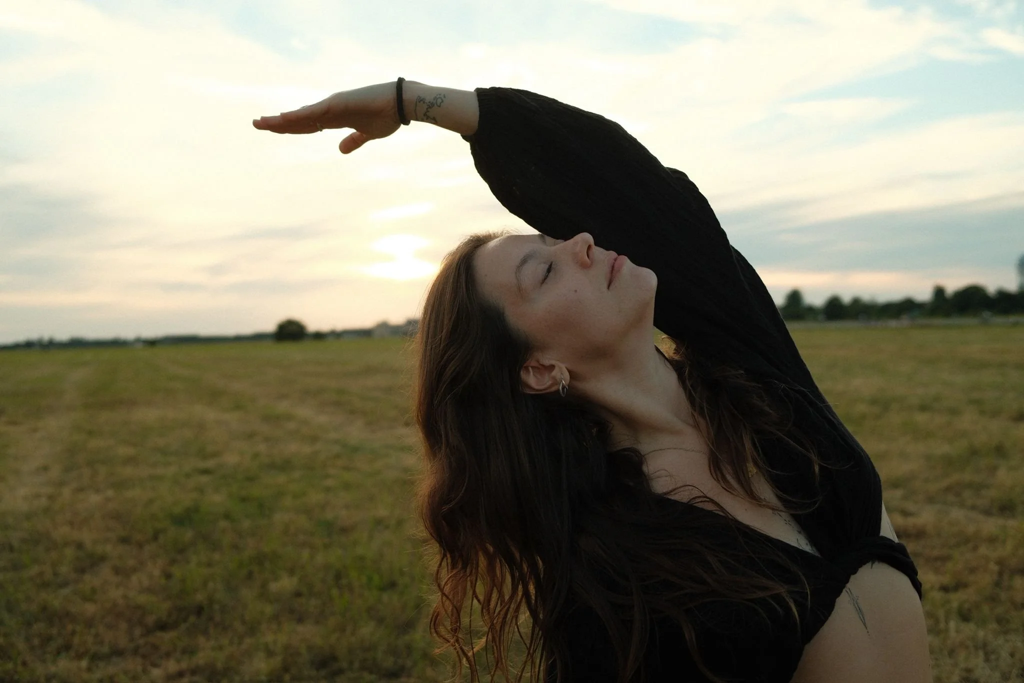 full moon event yoga teacher berlin.jpeg