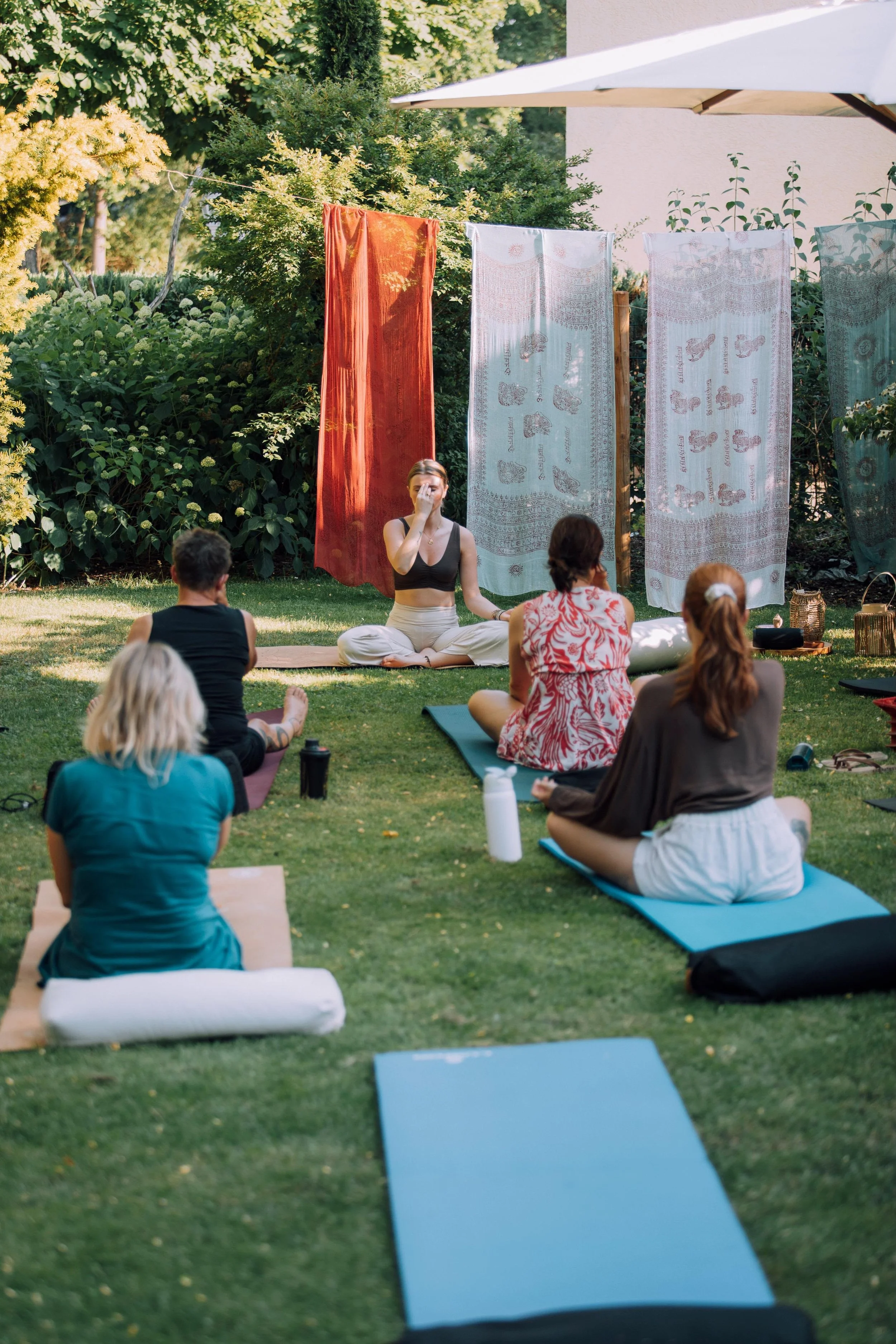 wild women yoga flow brandenburg retreat.jpeg