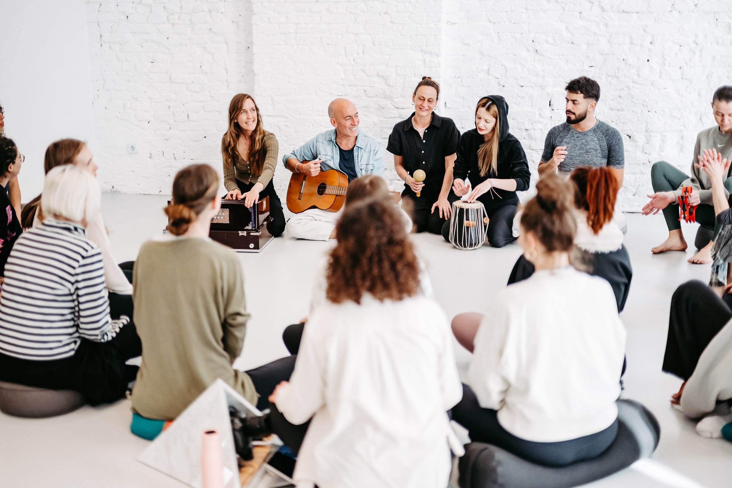 chanting mantras YTT Berlin.jpg