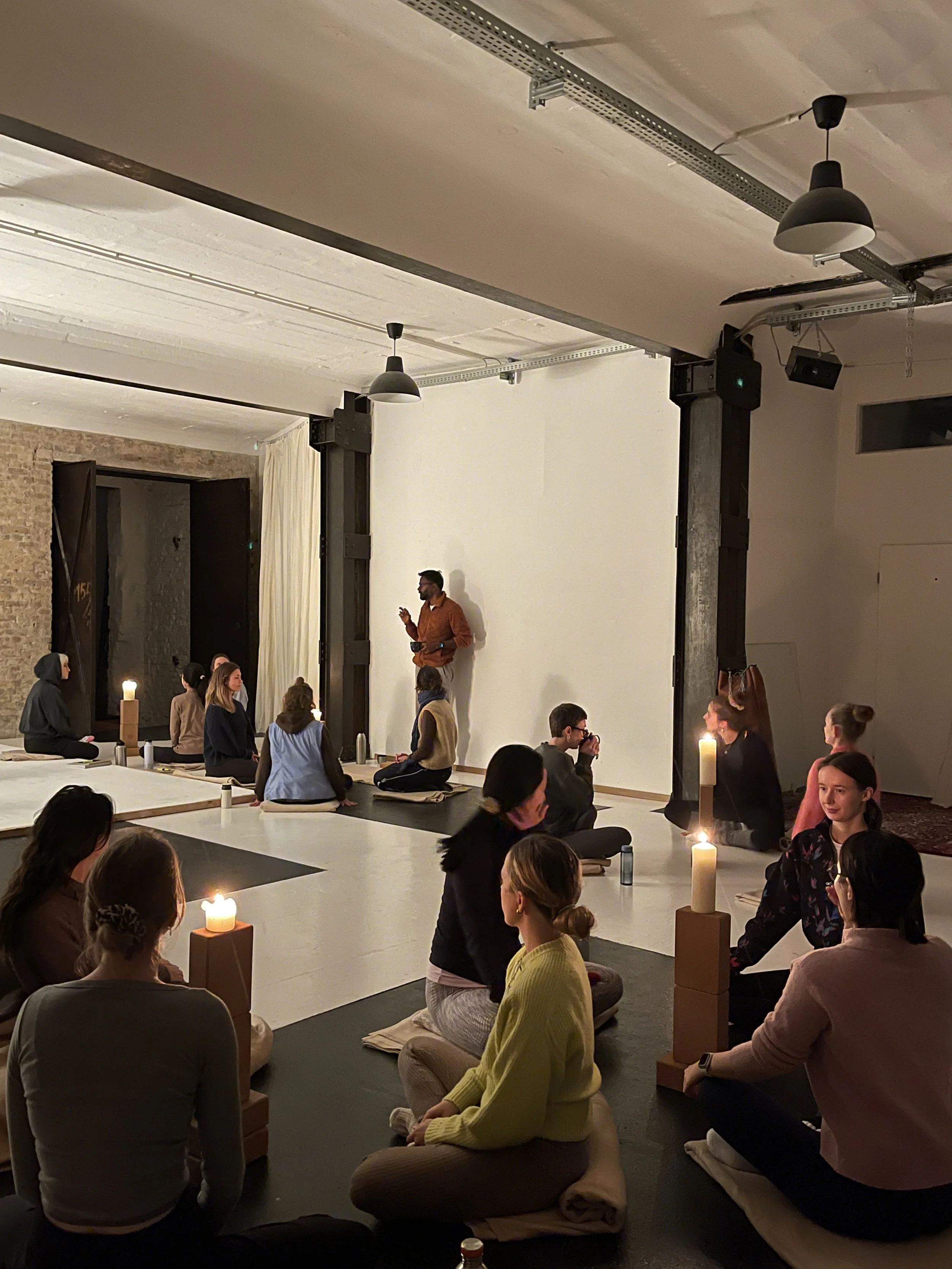 yoga teacher training berlin vinyasa .JPG