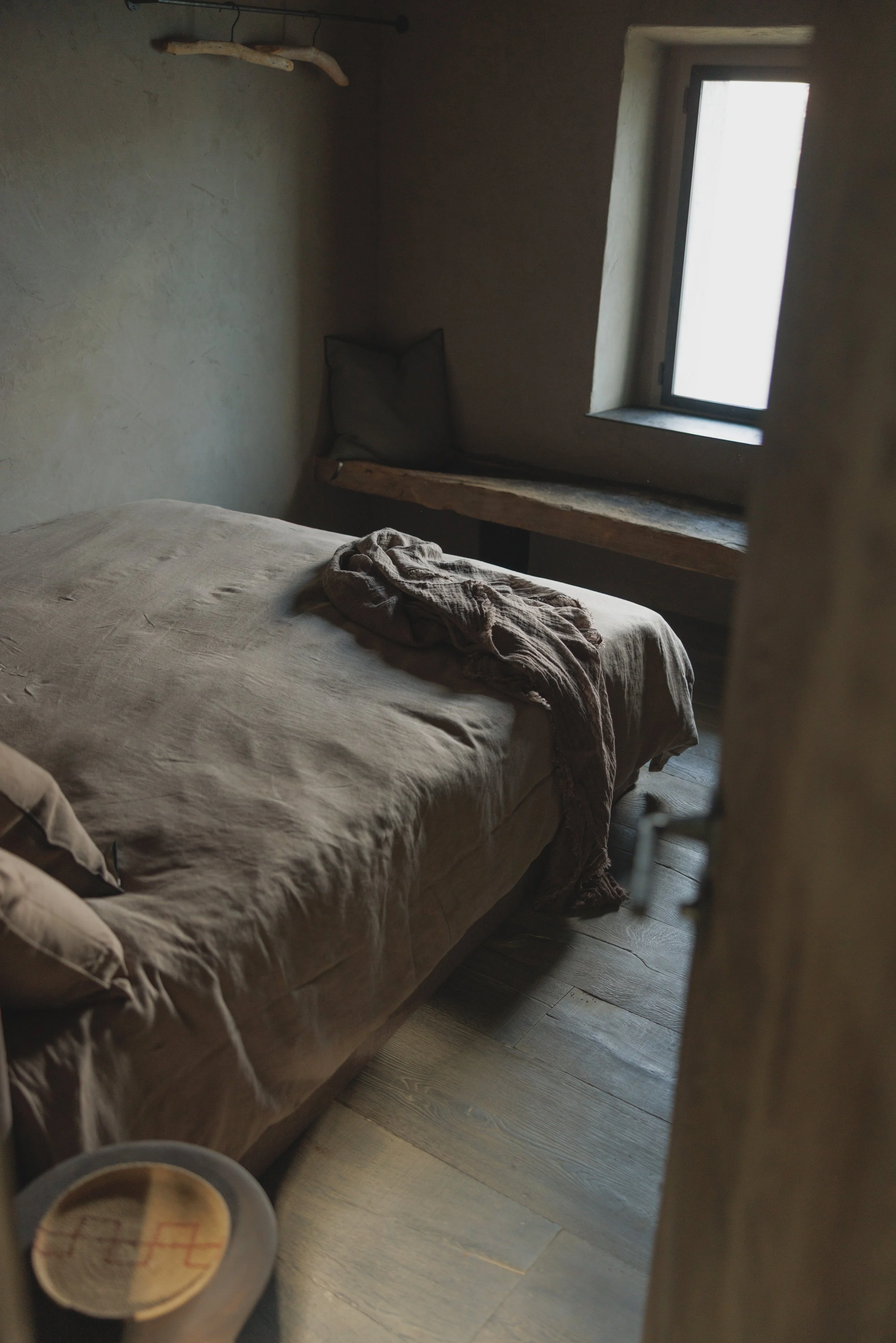 natural fibers interior design wabi sabi.JPG