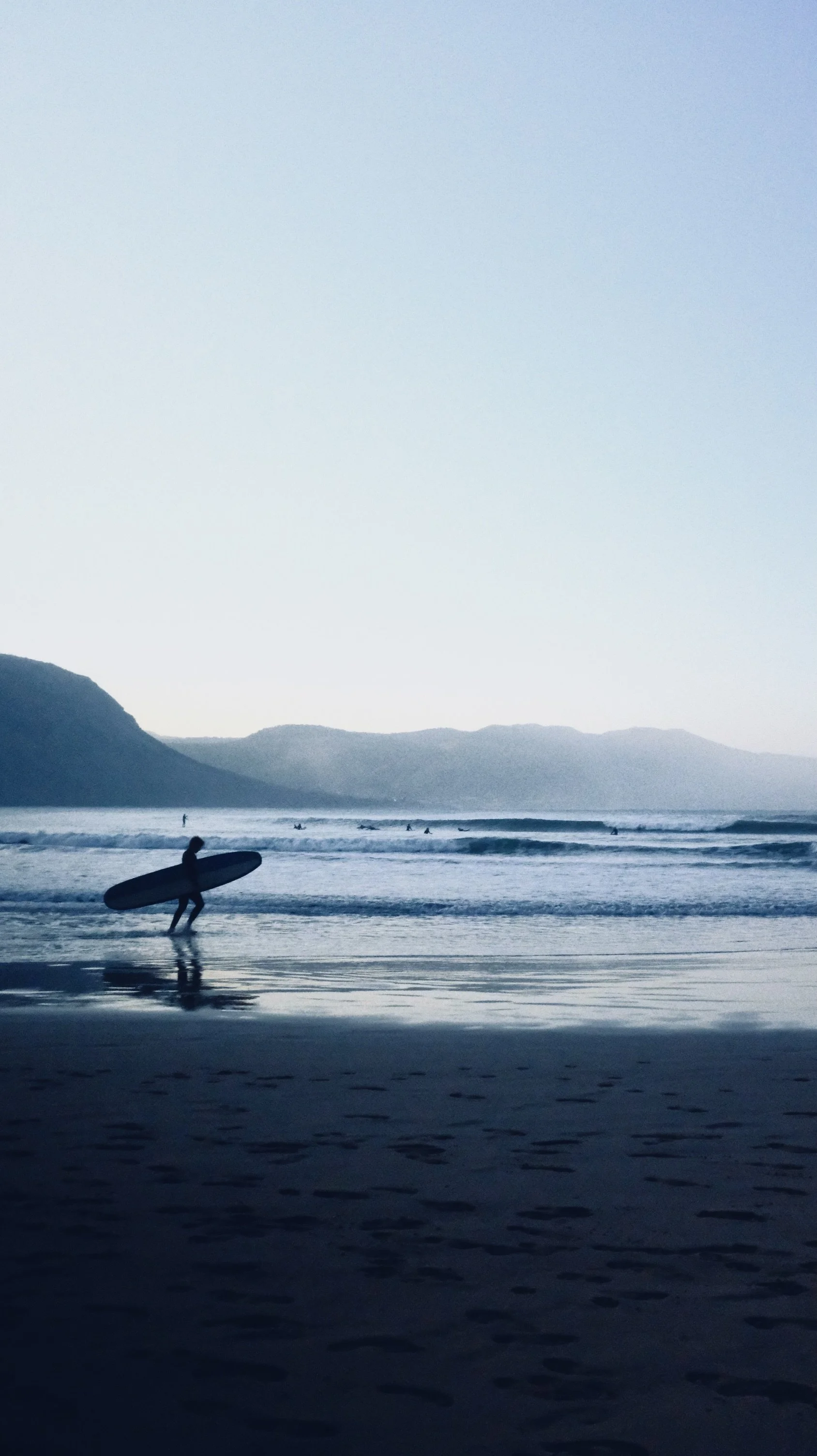 surf retreat beach relaxed.jpeg