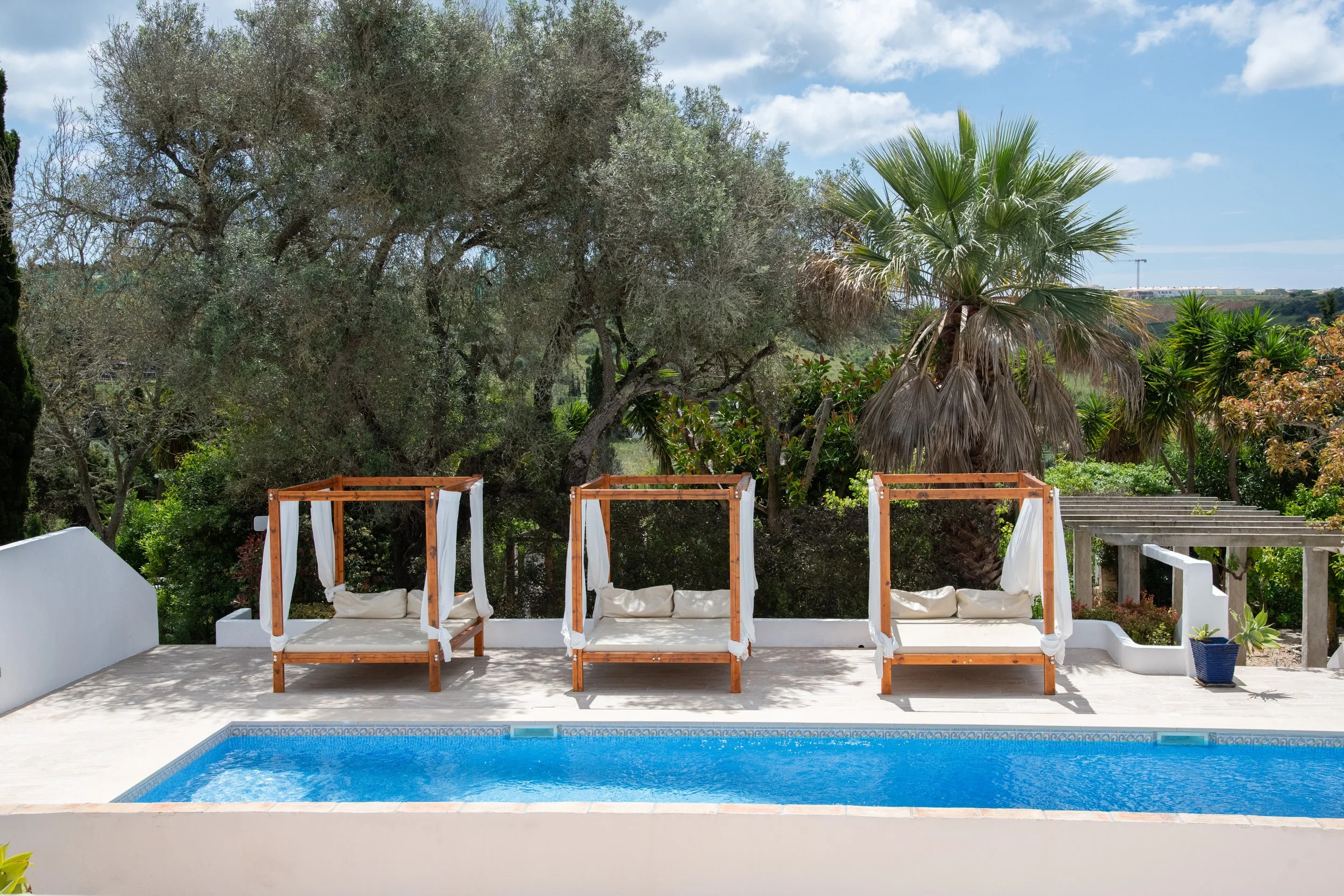 Pool-Daybed retreat hotel.jpg