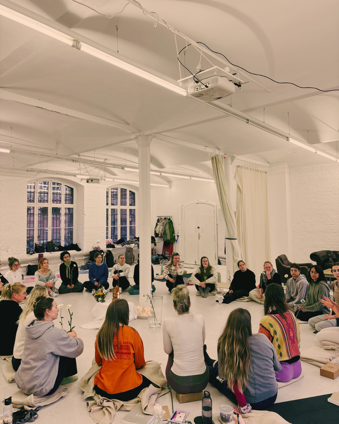 root to rise vinyassa professional training berlin.png