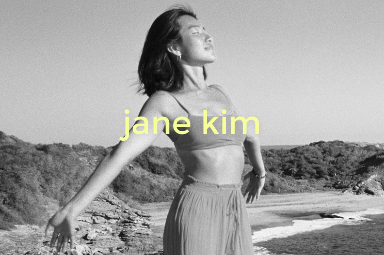 Interview with Berlin-based yoga & meditation teacher, sound journey facilitator, birth doula and coach.  