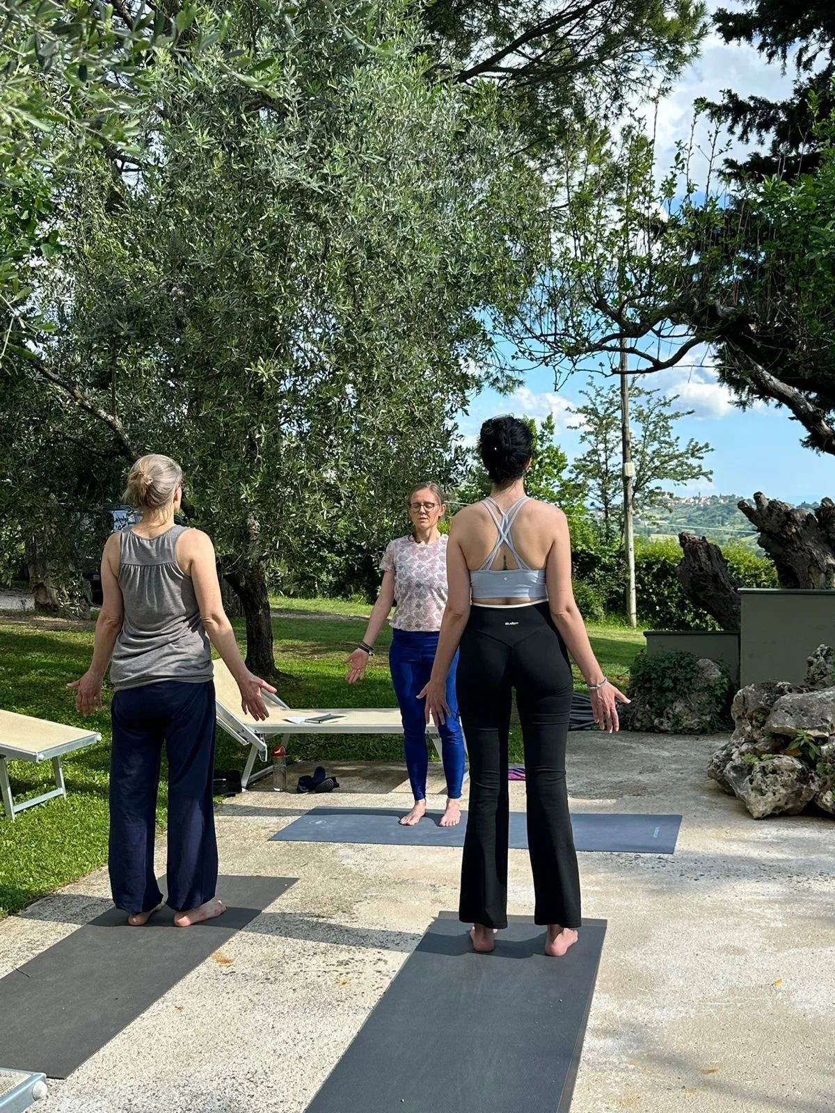 yoga teacher training online italy.jpg