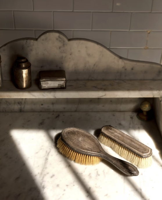 italy retreat house  detail.png