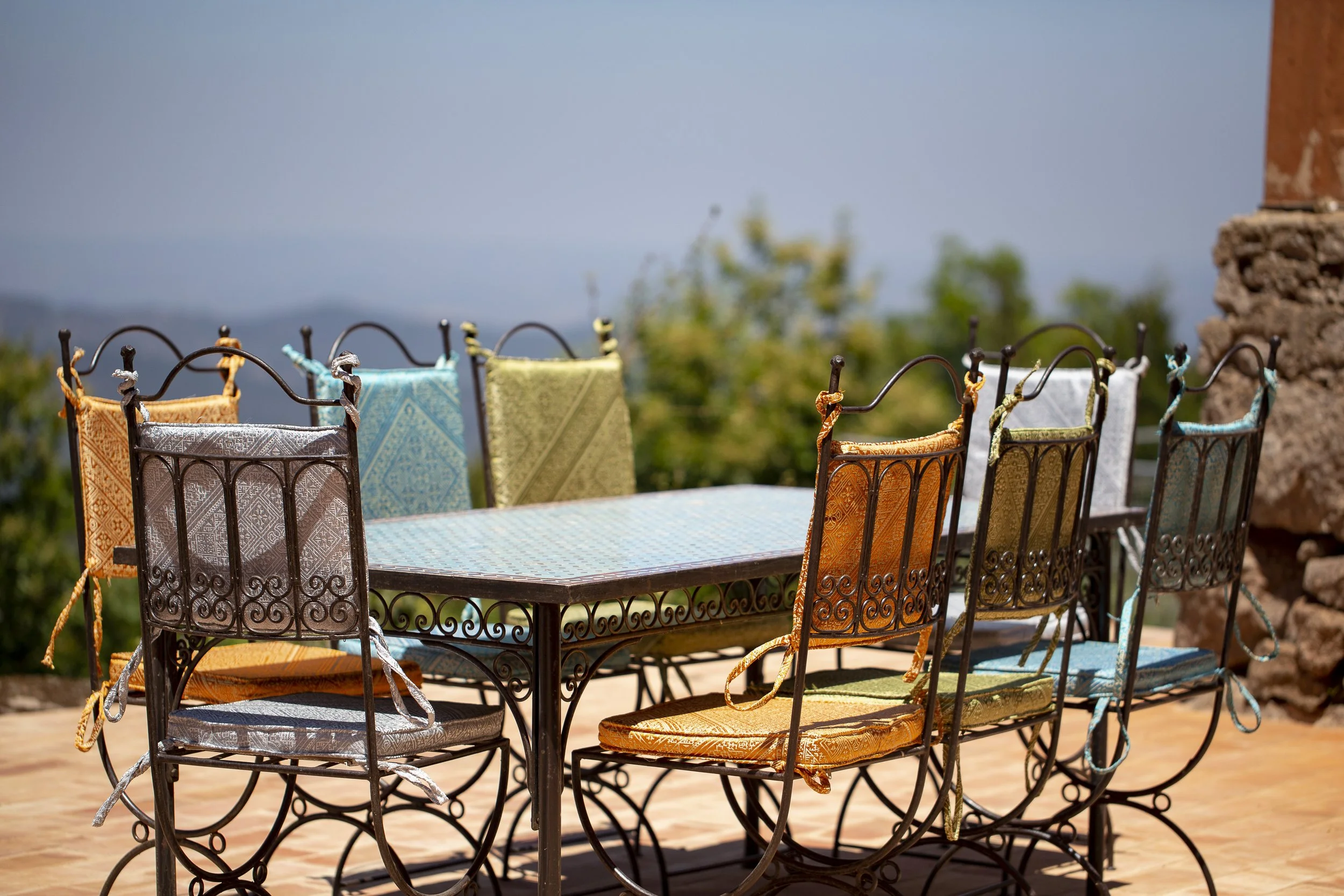 outdoor eating portugal retreat.JPG